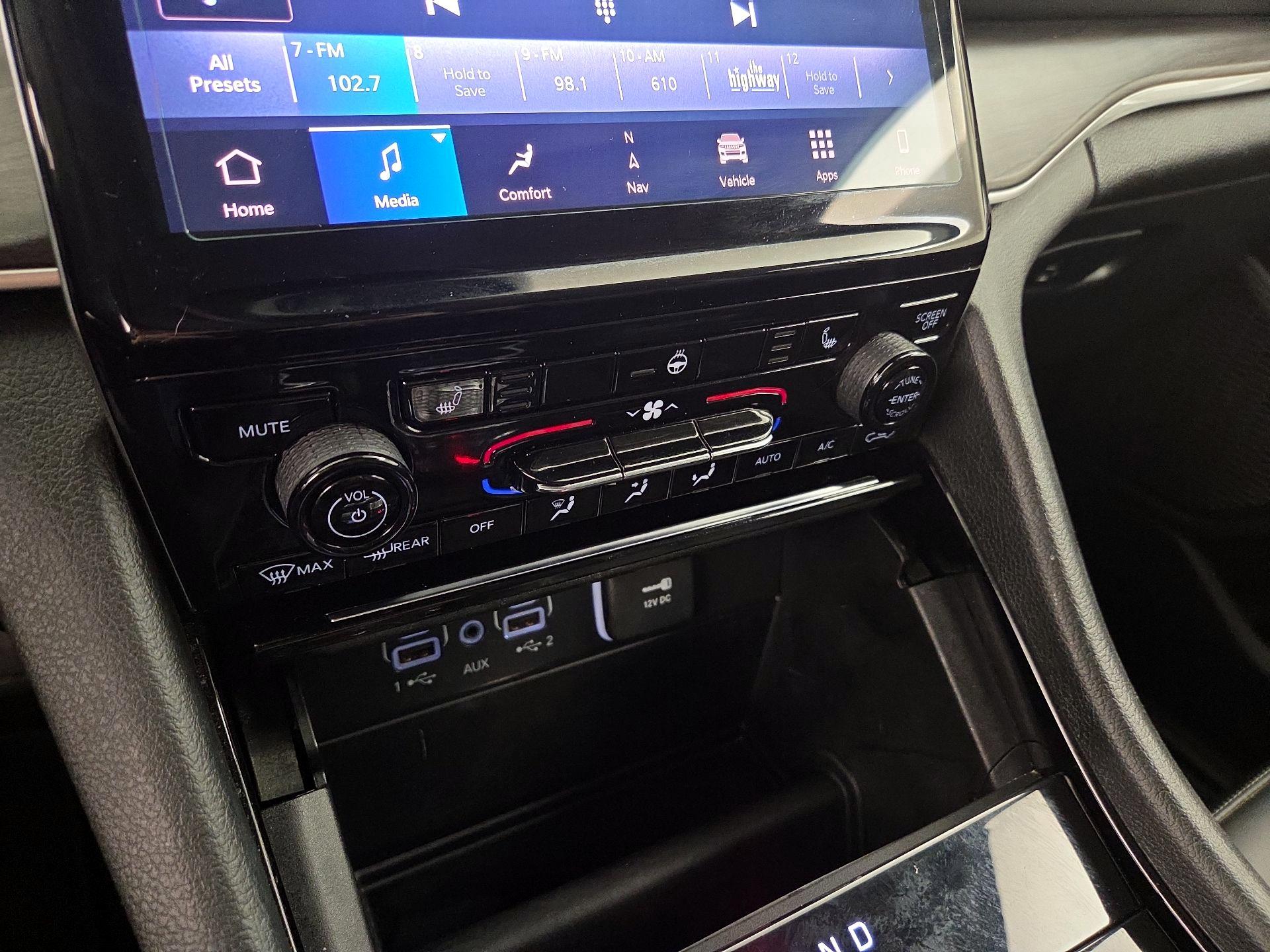 Thumbnail: 2023 Jeep Grand Cherokee - 17