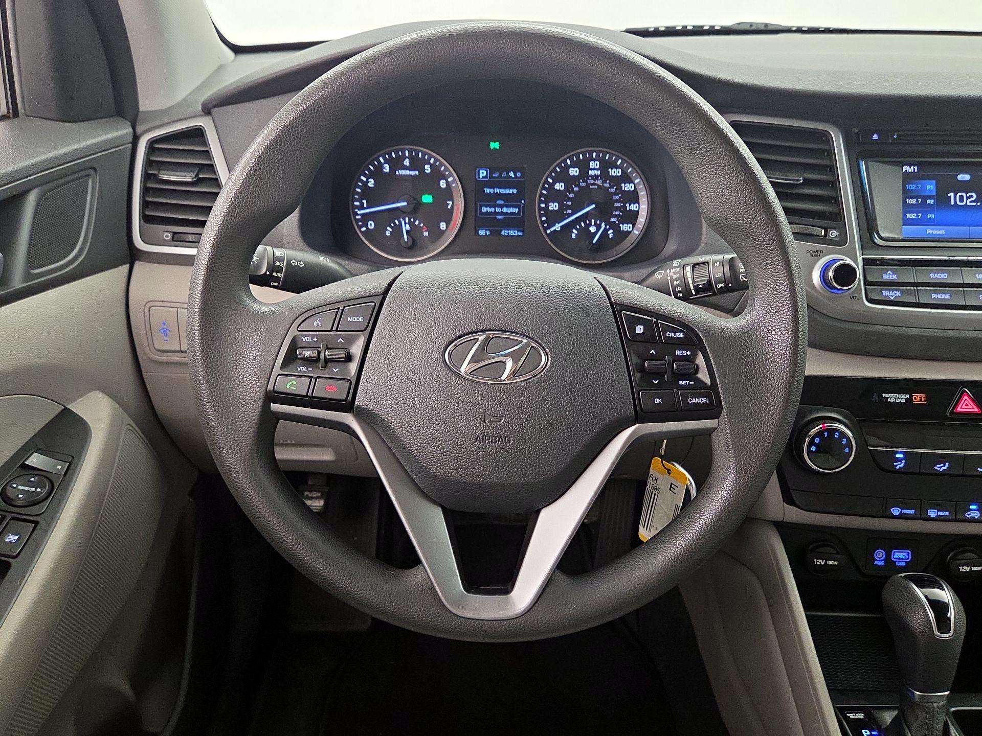 Thumbnail: 2016 Hyundai Tucson - 10