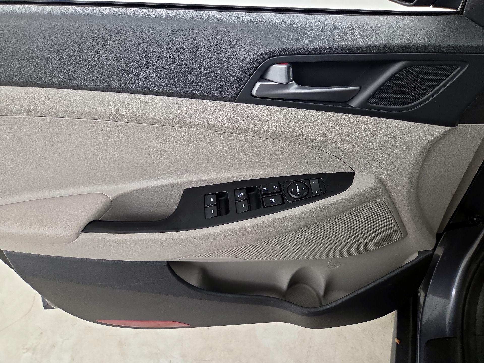 Thumbnail: 2016 Hyundai Tucson - 12