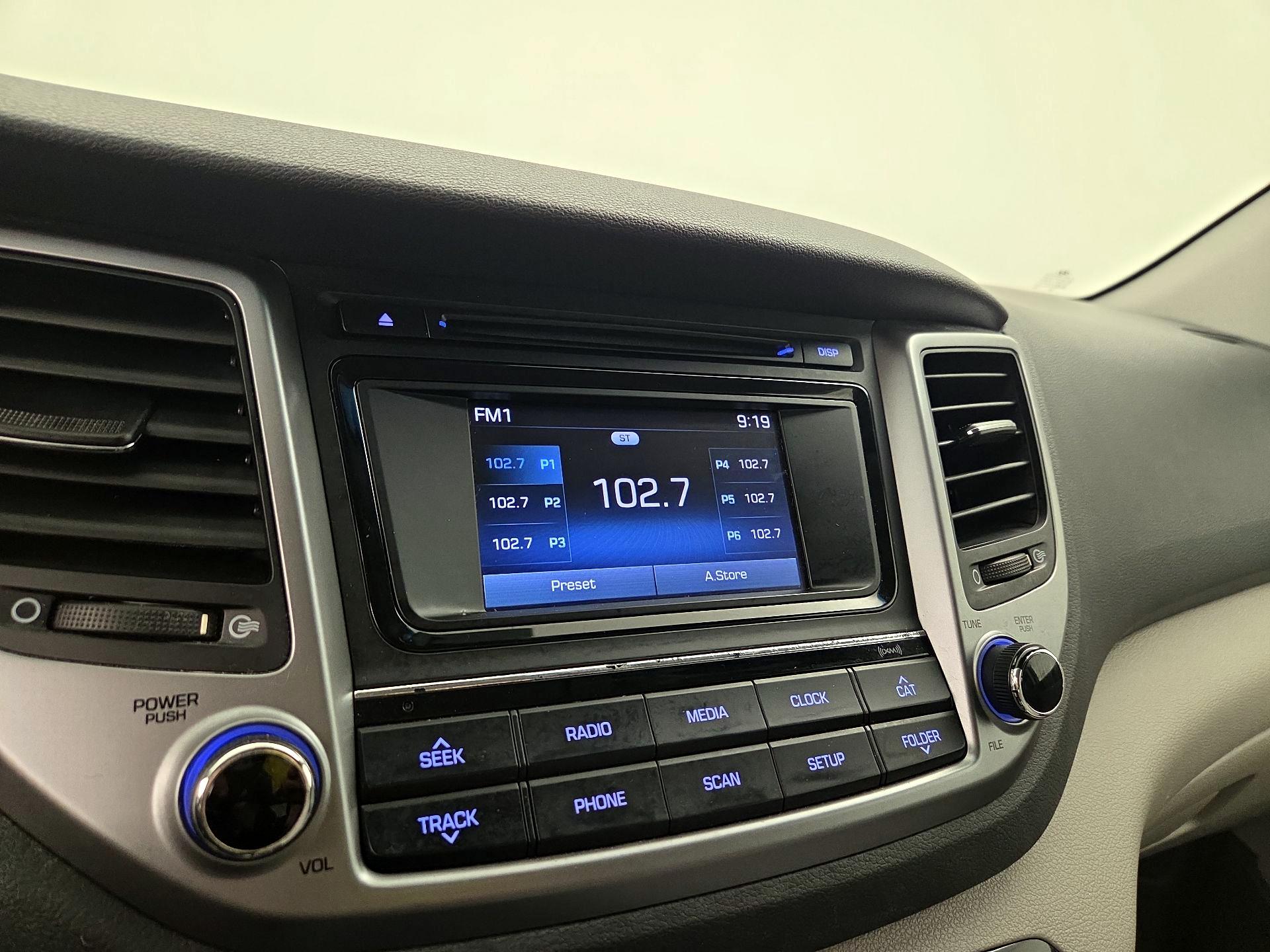 Thumbnail: 2016 Hyundai Tucson - 15