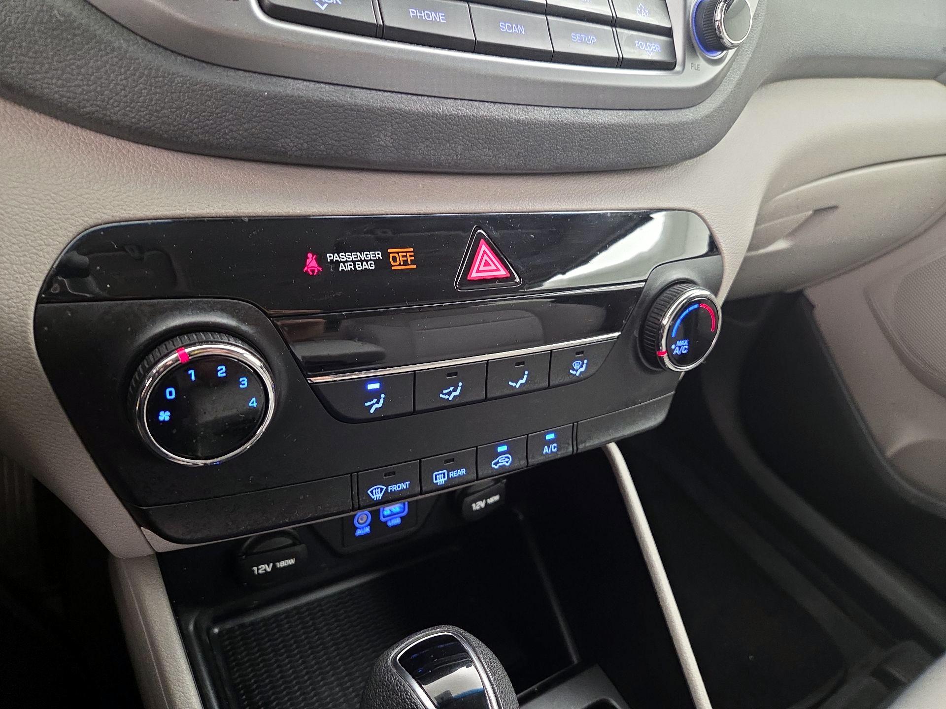 Thumbnail: 2016 Hyundai Tucson - 16