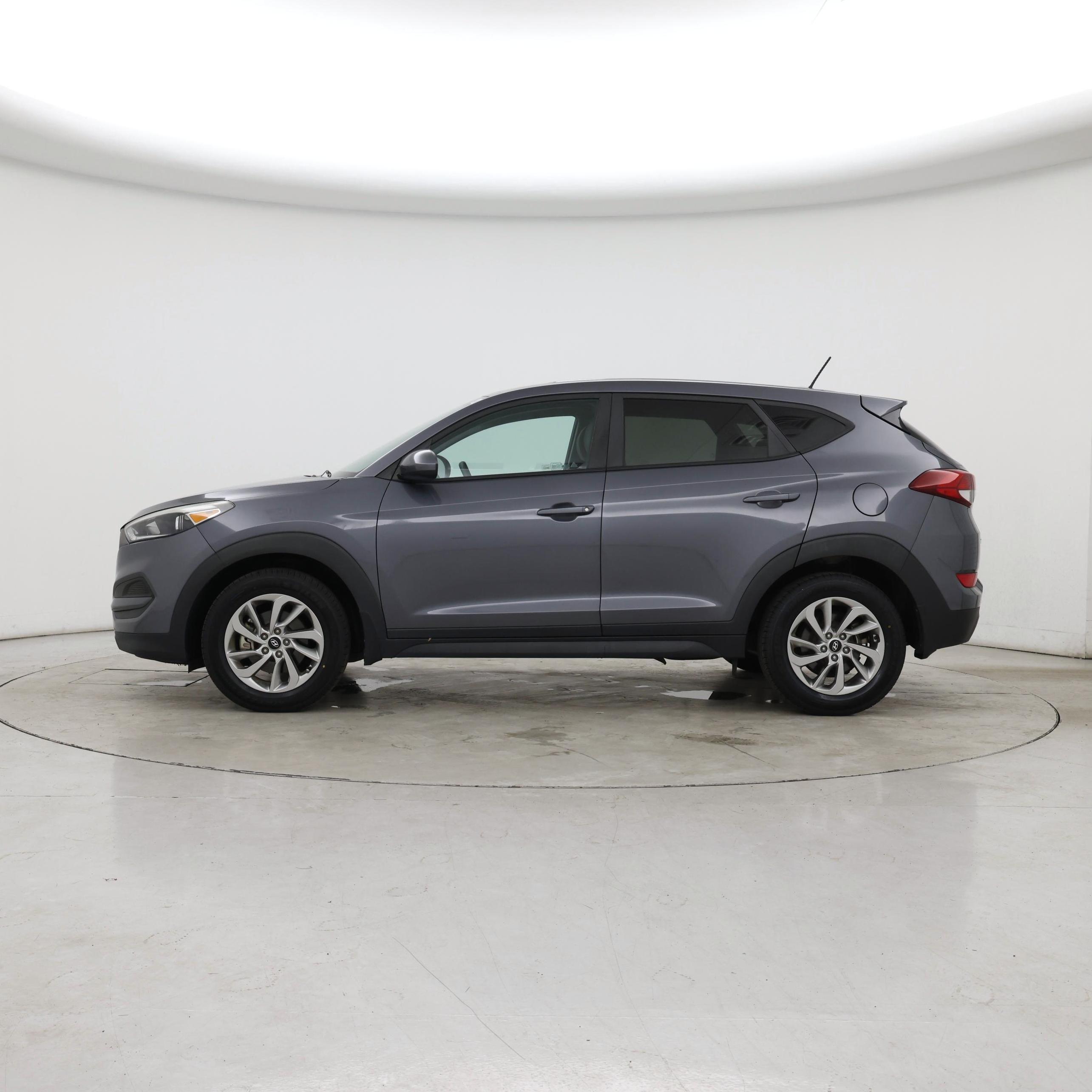 Thumbnail: 2016 Hyundai Tucson - 3