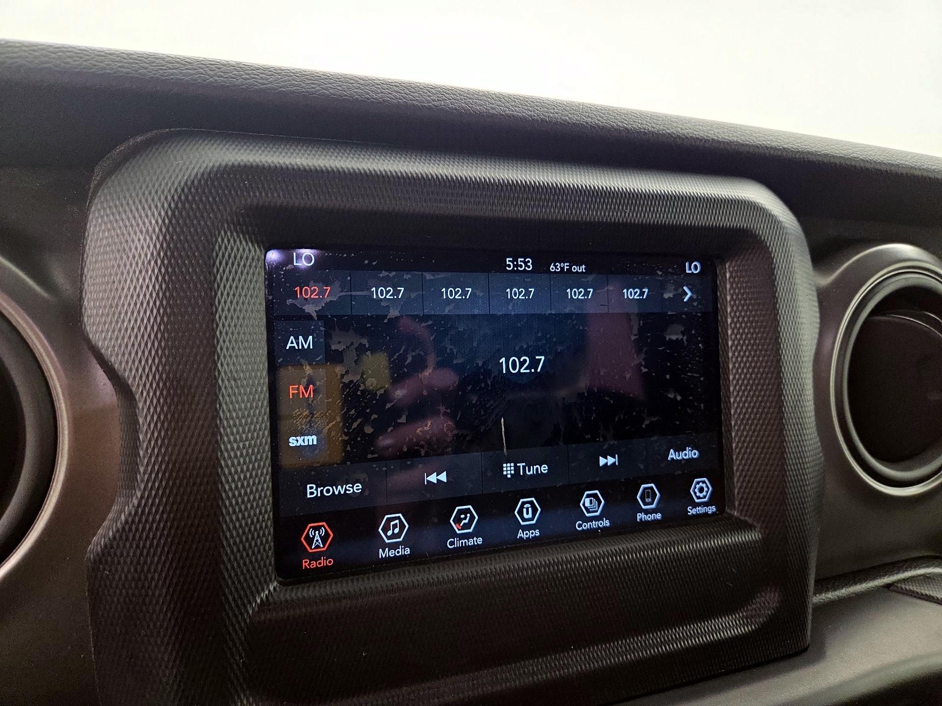 Thumbnail: 2022 Jeep Wrangler - 15