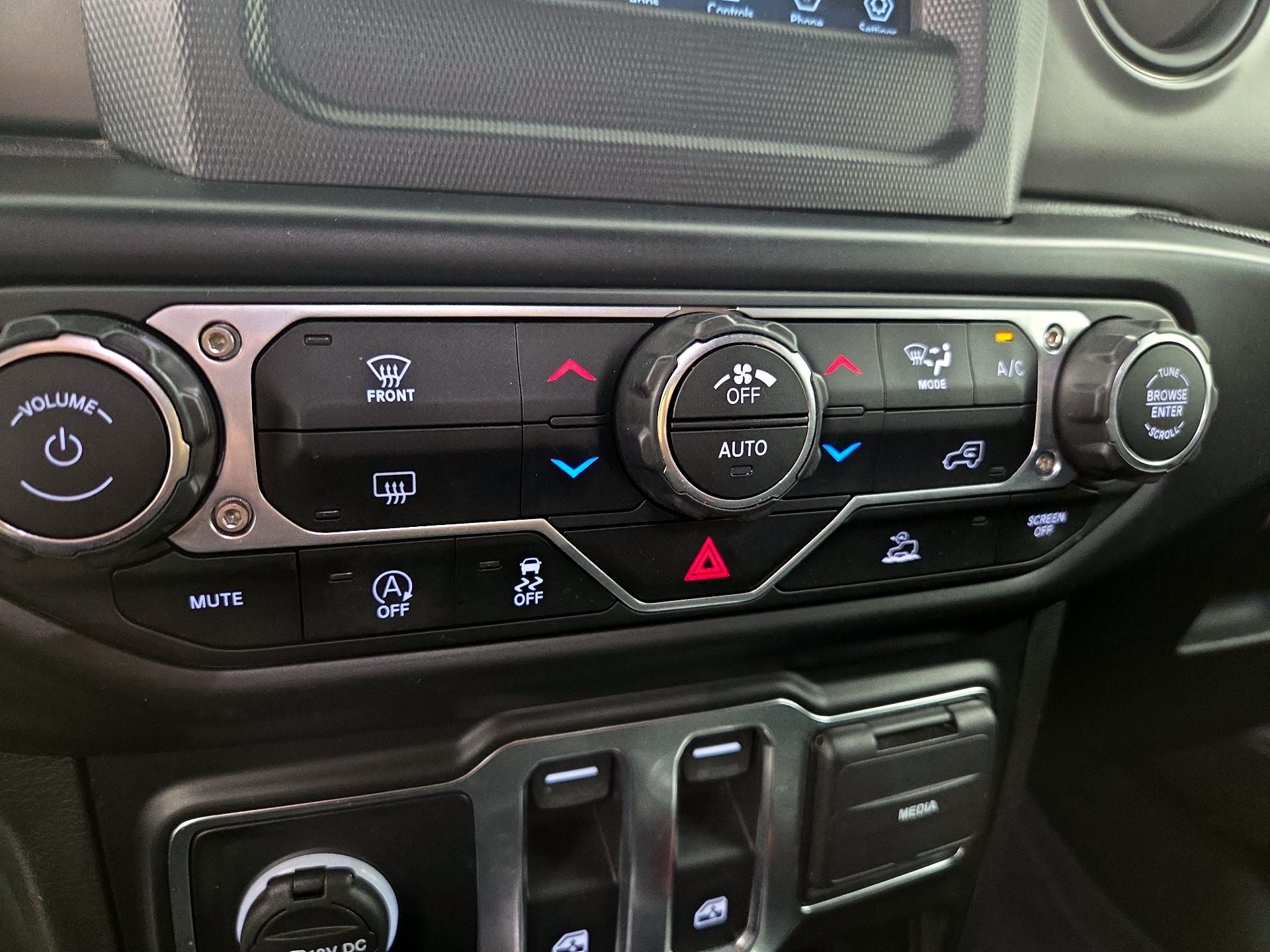 Thumbnail: 2022 Jeep Wrangler - 16