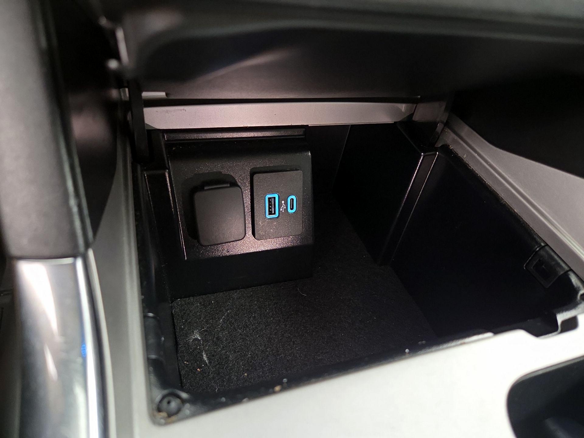 Thumbnail: 2022 Ford Explorer - 19