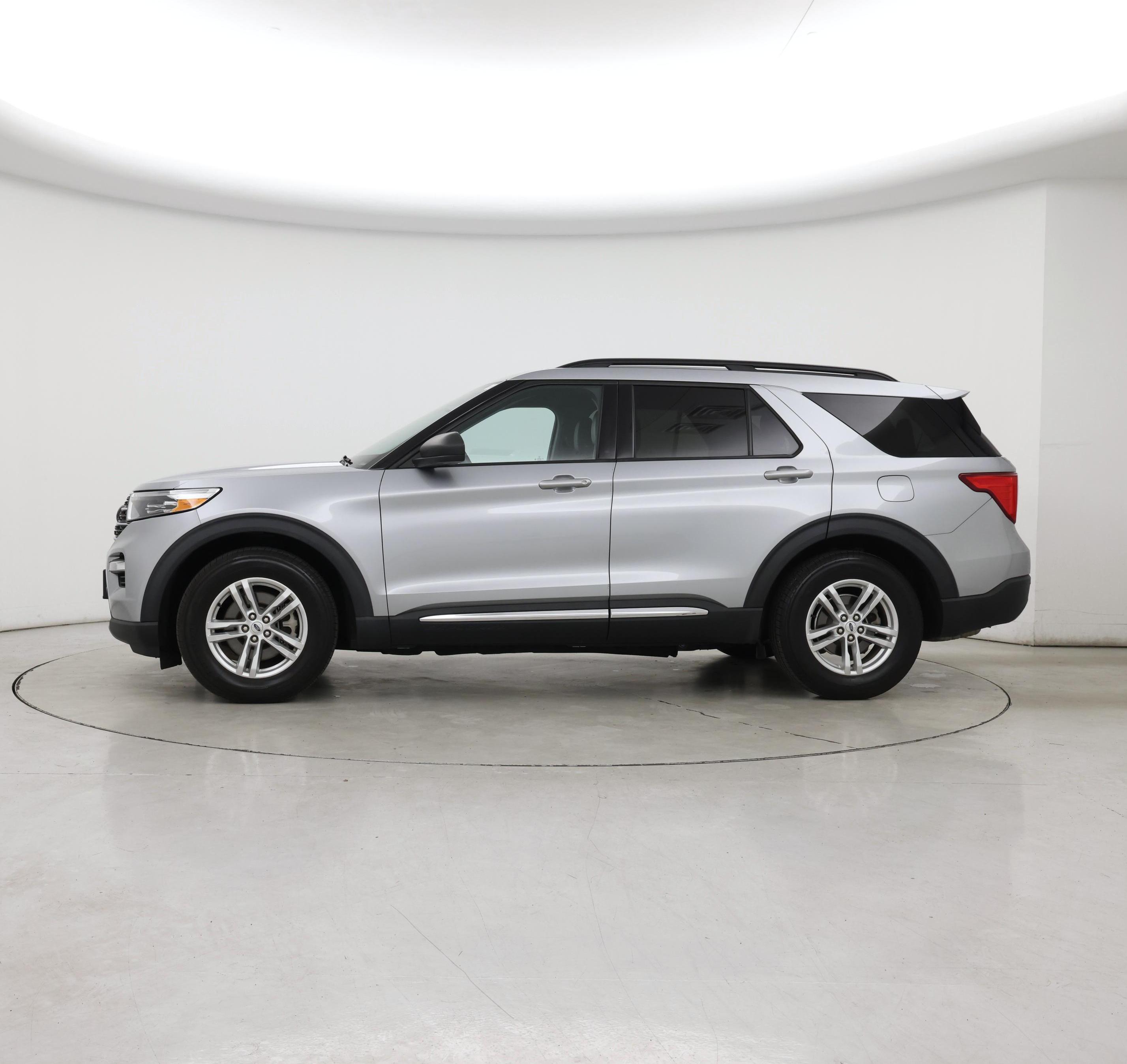 Thumbnail: 2022 Ford Explorer - 3