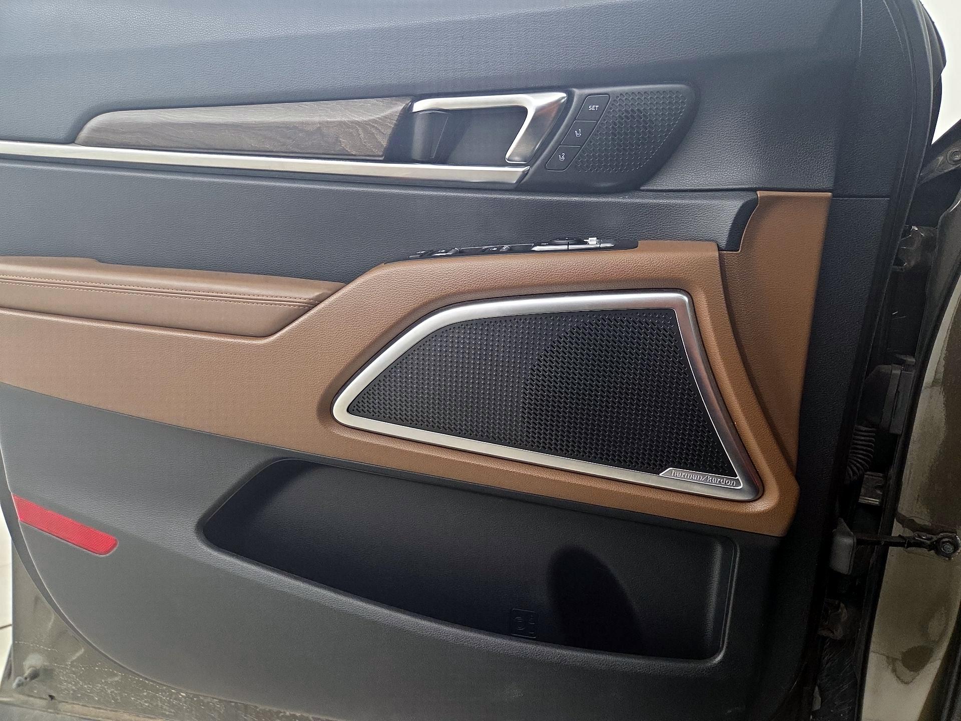 Thumbnail: 2020 Kia Telluride - 12