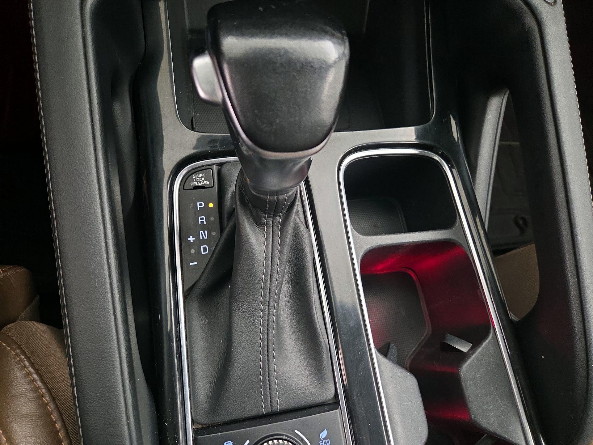 Thumbnail: 2020 Kia Telluride - 18