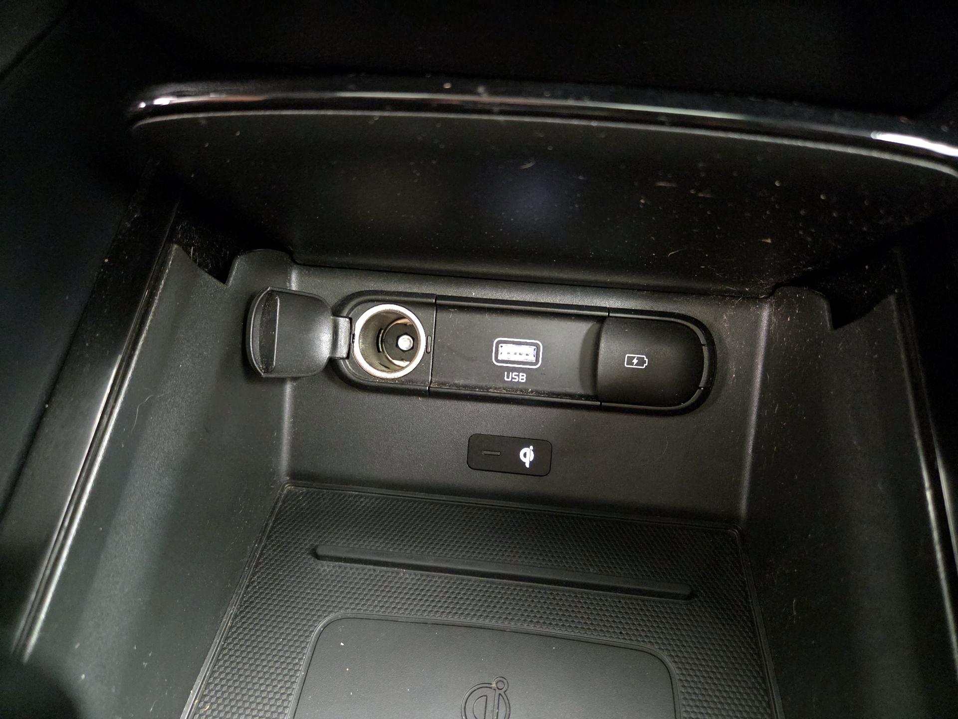 Thumbnail: 2020 Kia Telluride - 19