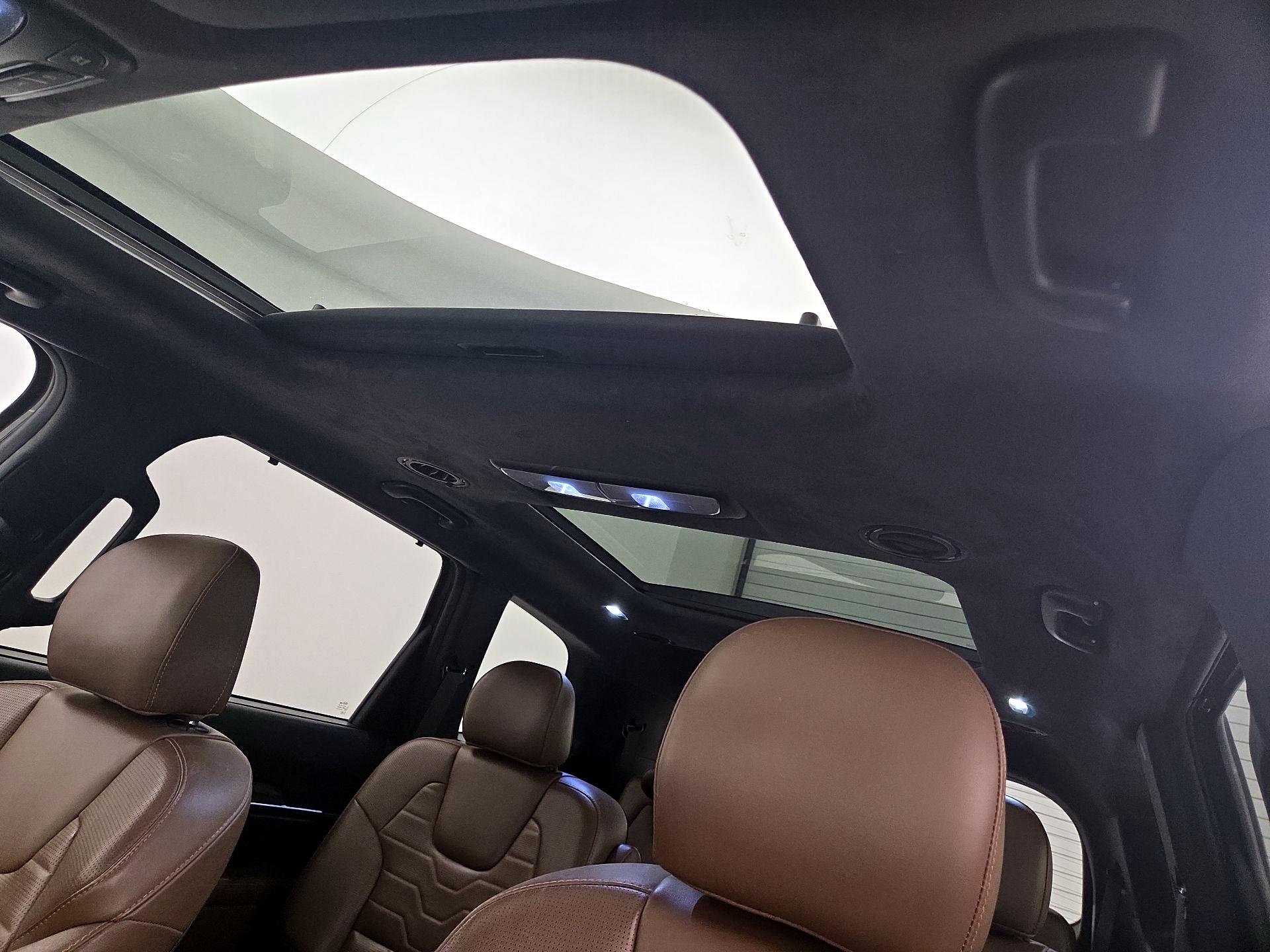 Thumbnail: 2020 Kia Telluride - 20