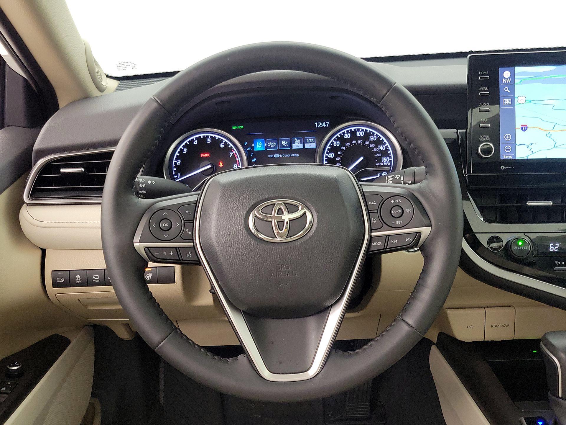 Thumbnail: 2023 Toyota Camry - 10