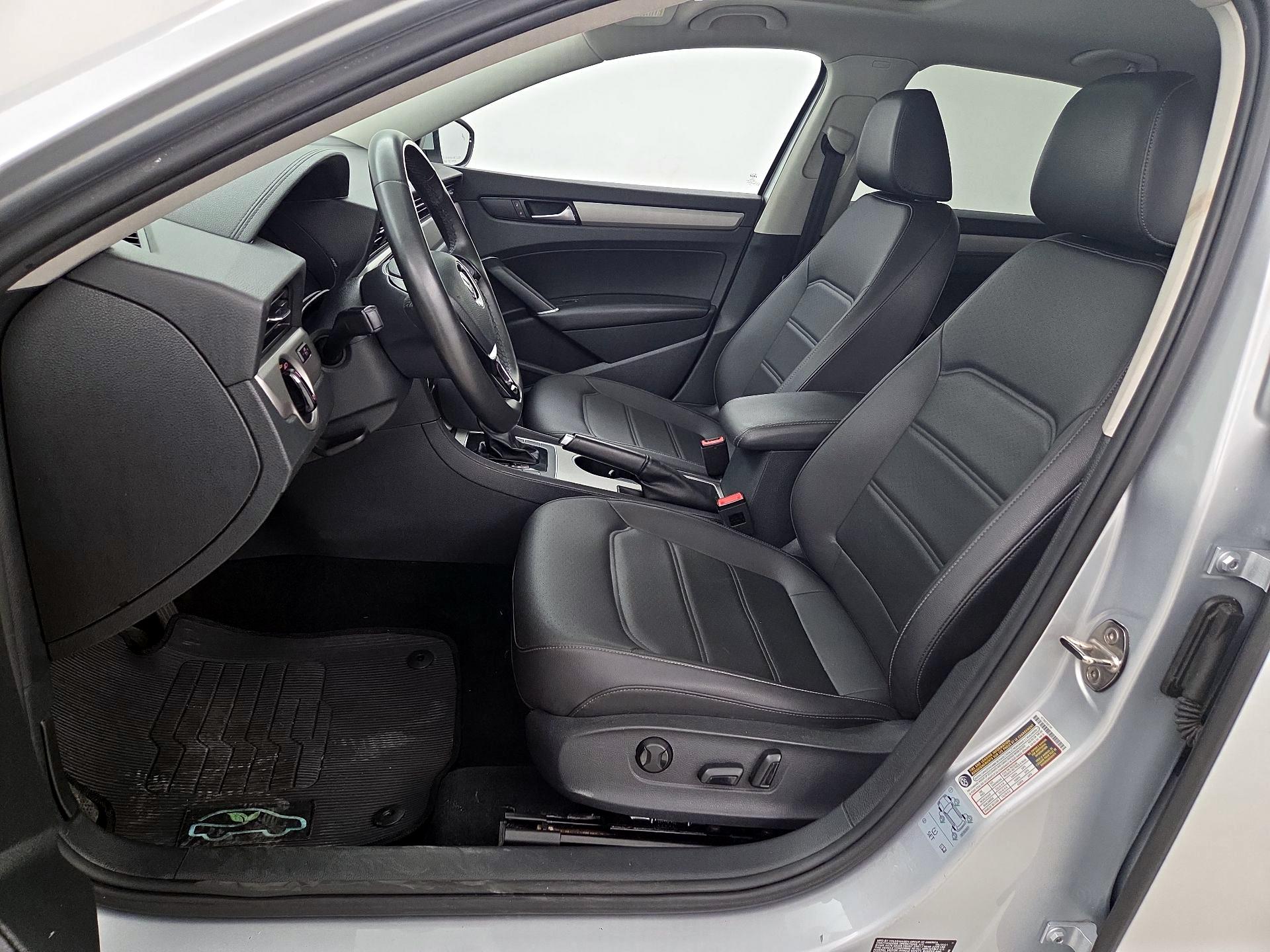 Thumbnail: 2021 Volkswagen Passat - 11