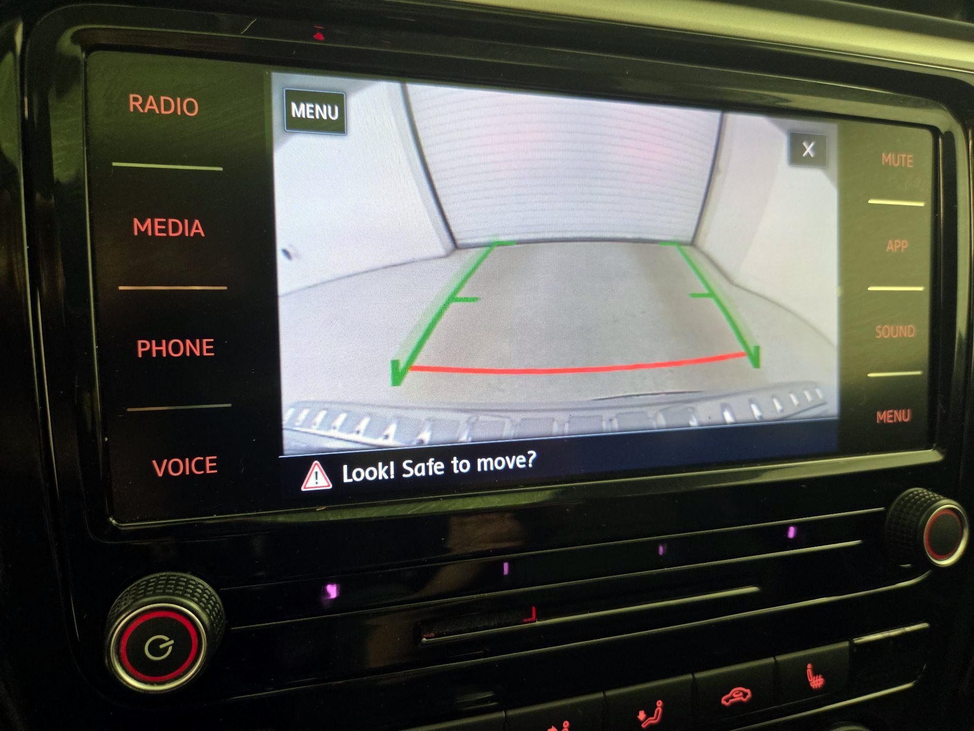 Thumbnail: 2021 Volkswagen Passat - 14