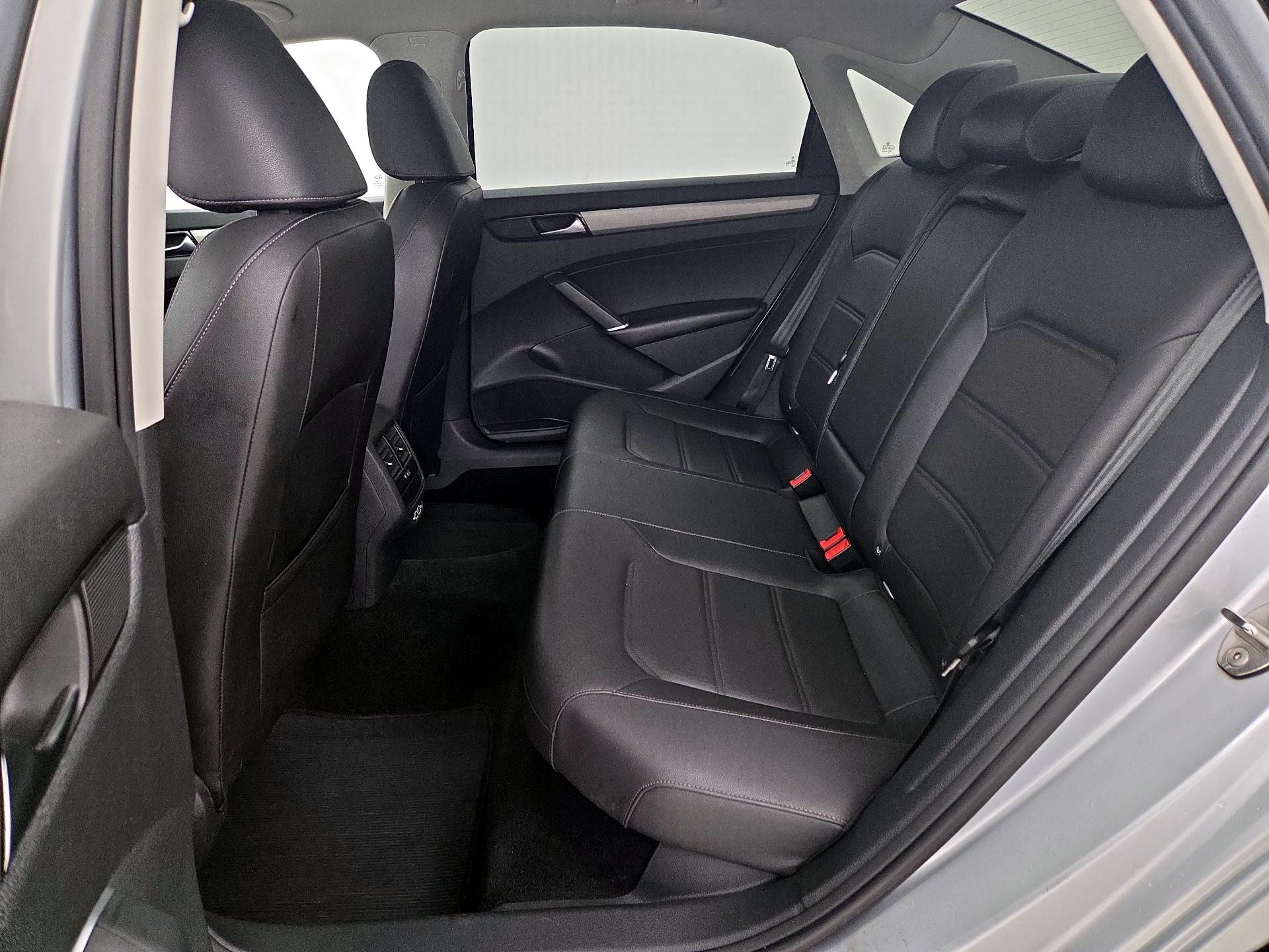 Thumbnail: 2021 Volkswagen Passat - 20