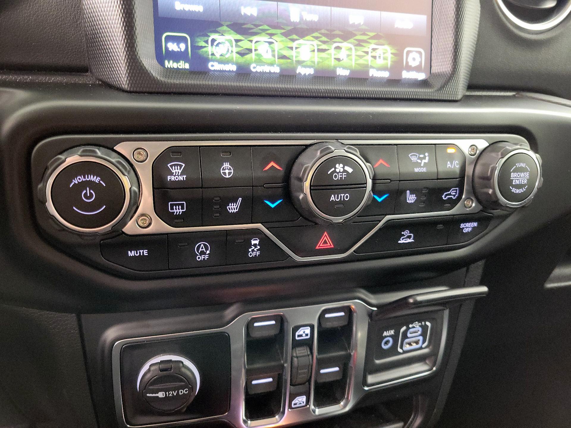 Thumbnail: 2022 Jeep Gladiator - 17