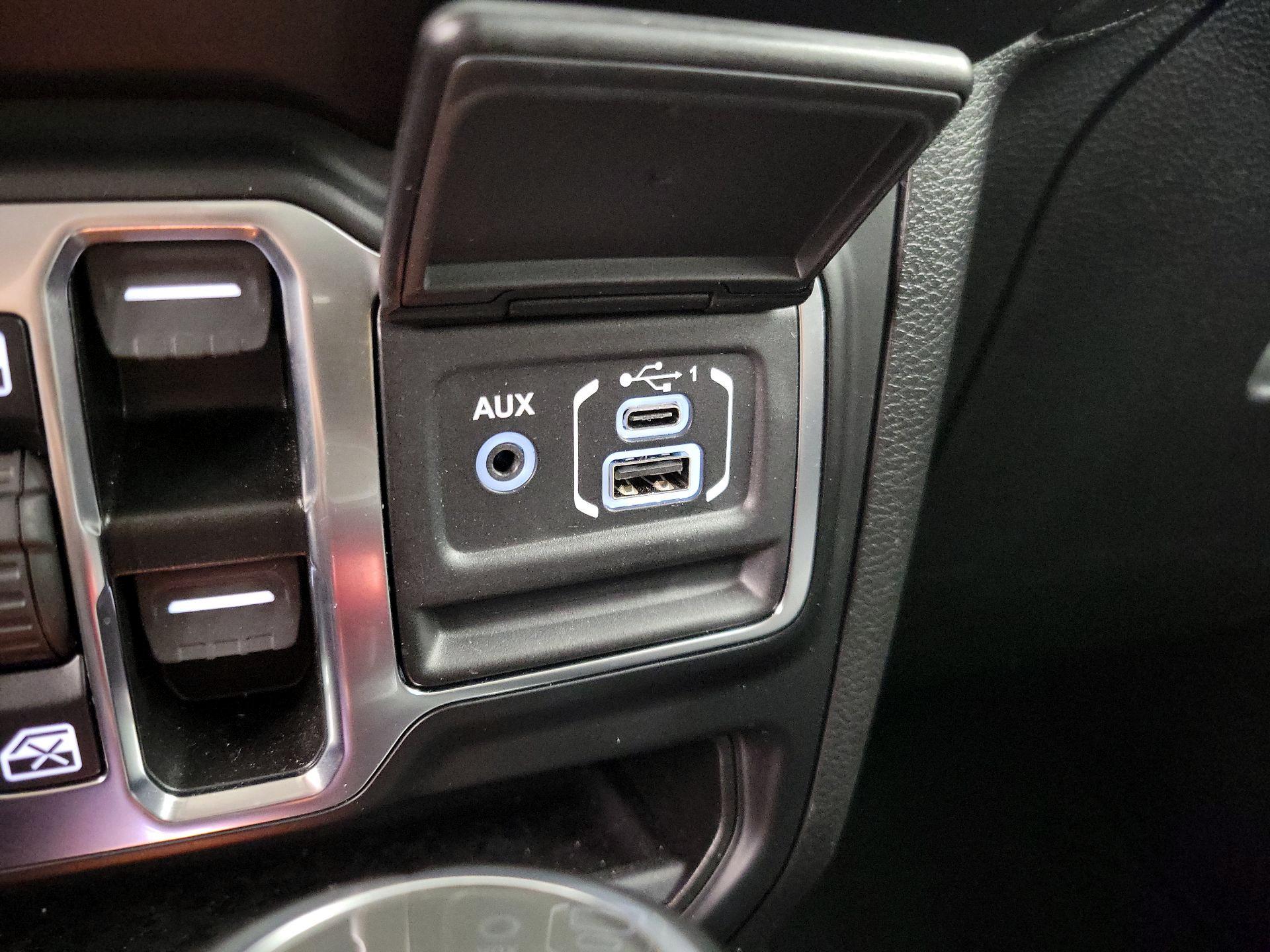 Thumbnail: 2022 Jeep Gladiator - 19