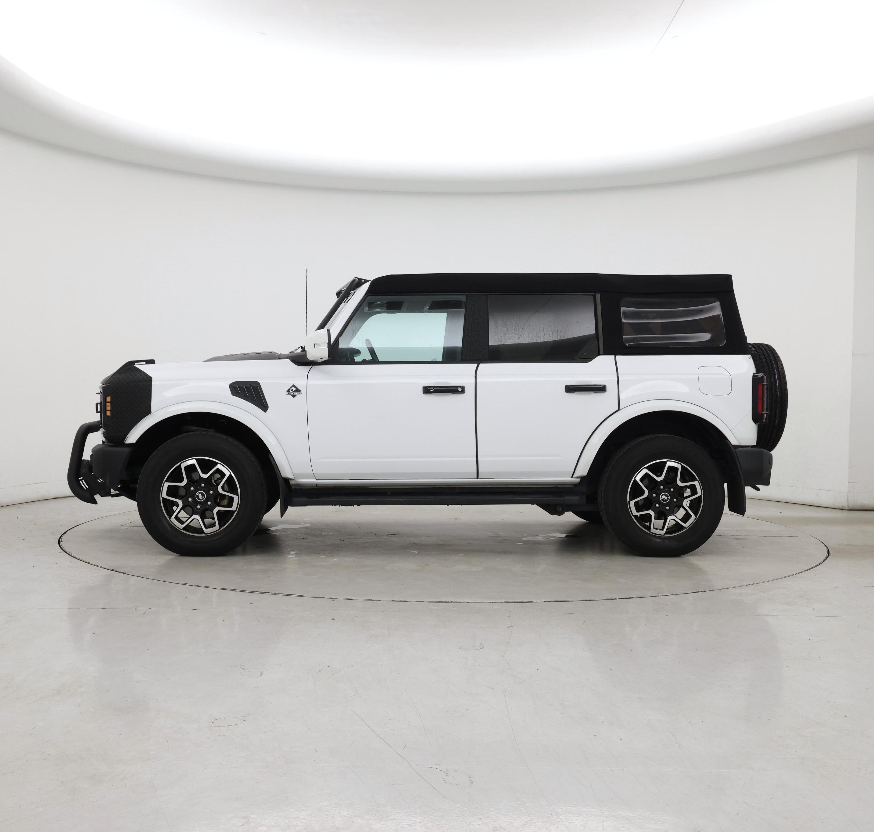 Thumbnail: 2023 Ford Bronco - 3