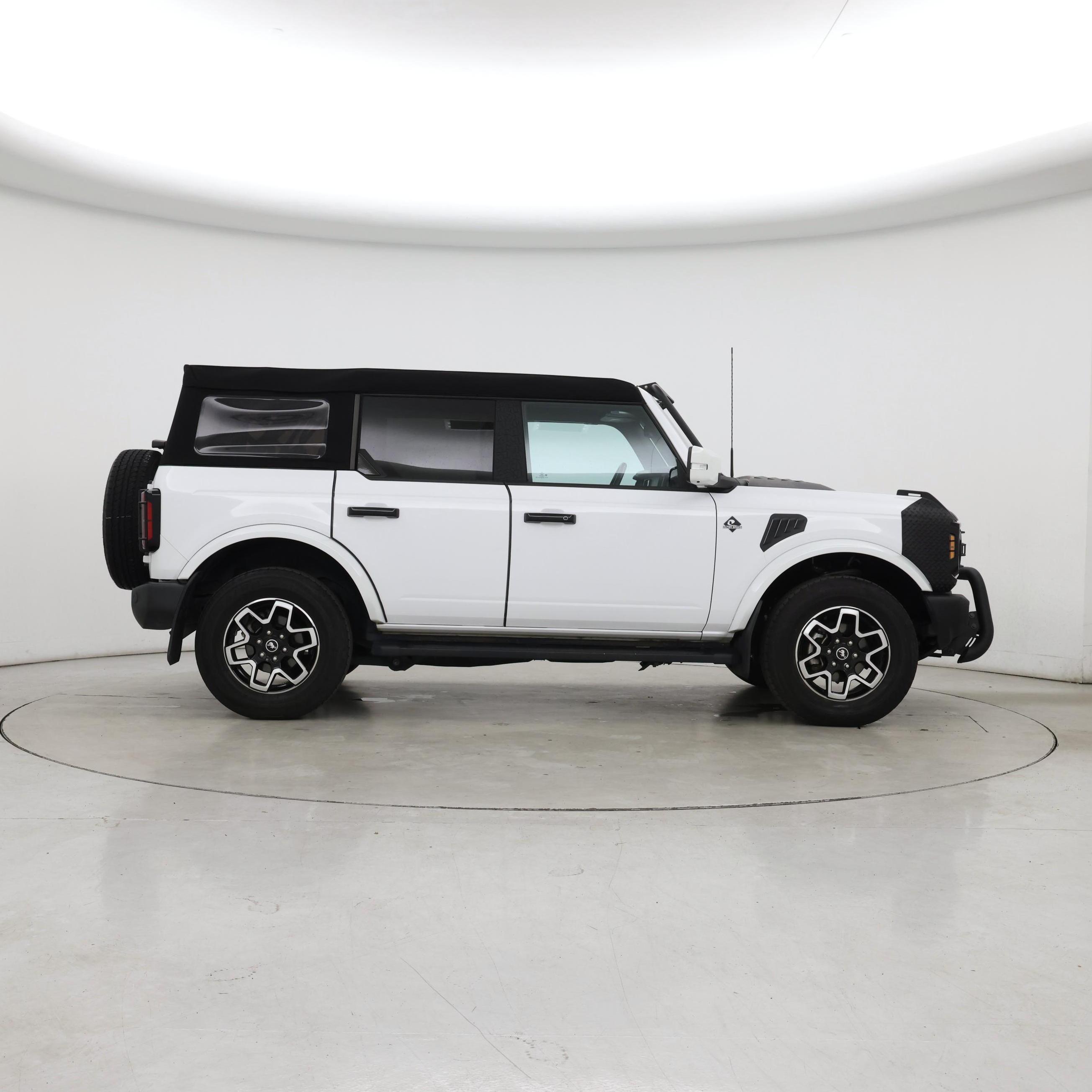 Thumbnail: 2023 Ford Bronco - 7