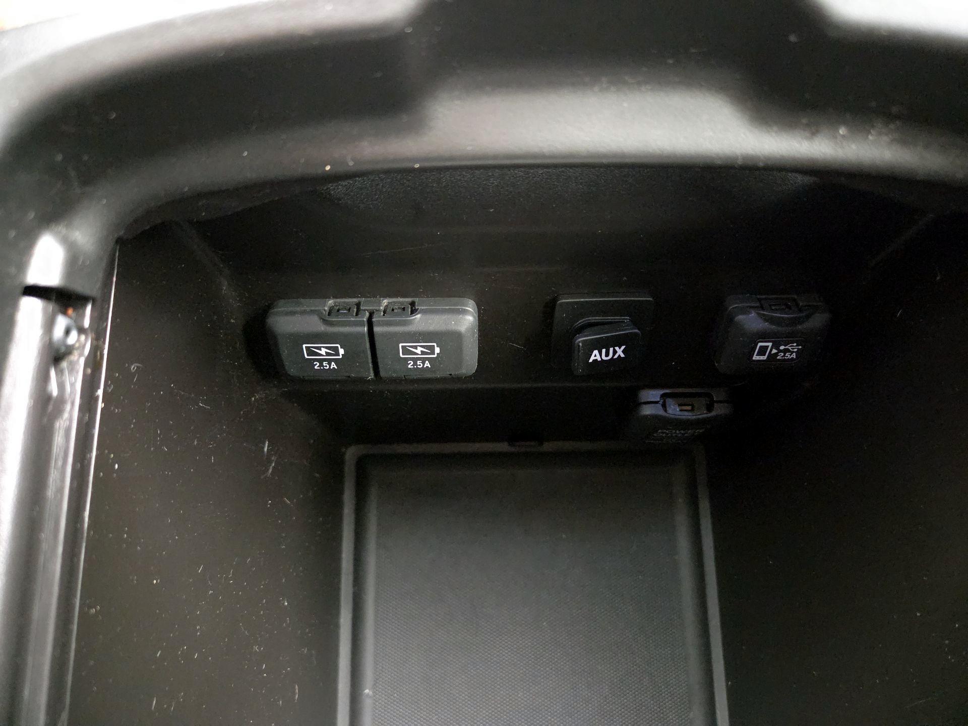 Thumbnail: 2020 Acura MDX - 19