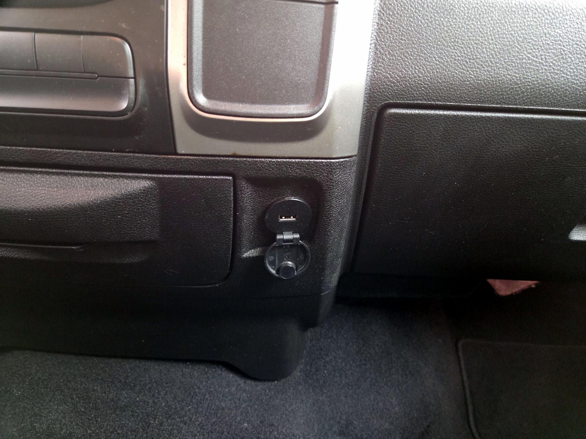 Thumbnail: 2019 RAM 1500 Classic - 18