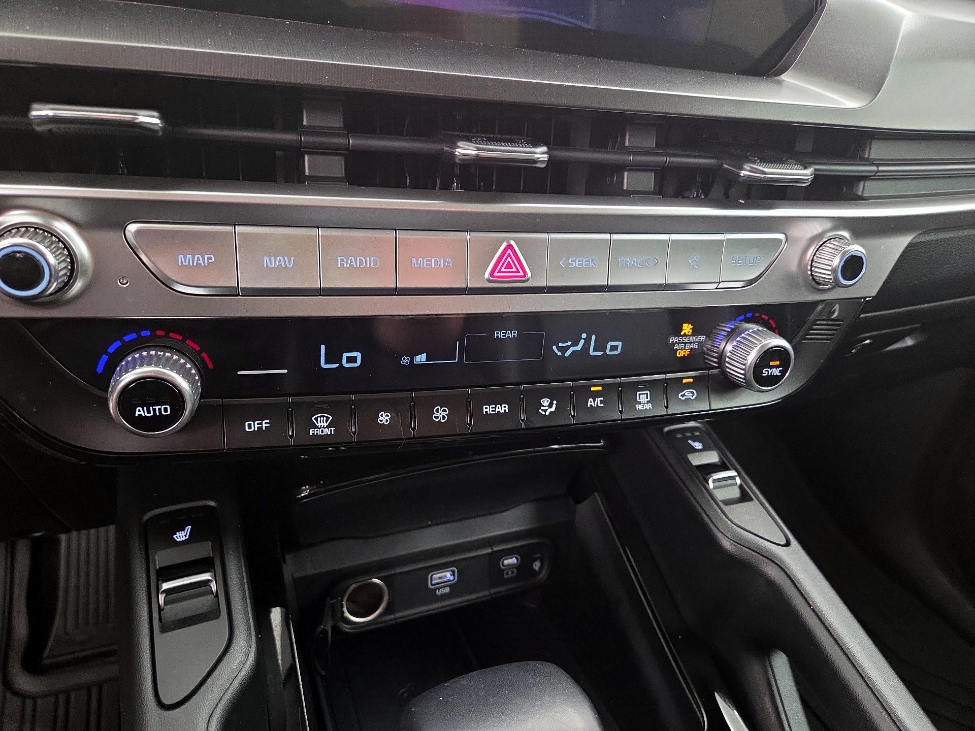 Thumbnail: 2023 Kia Telluride - 17