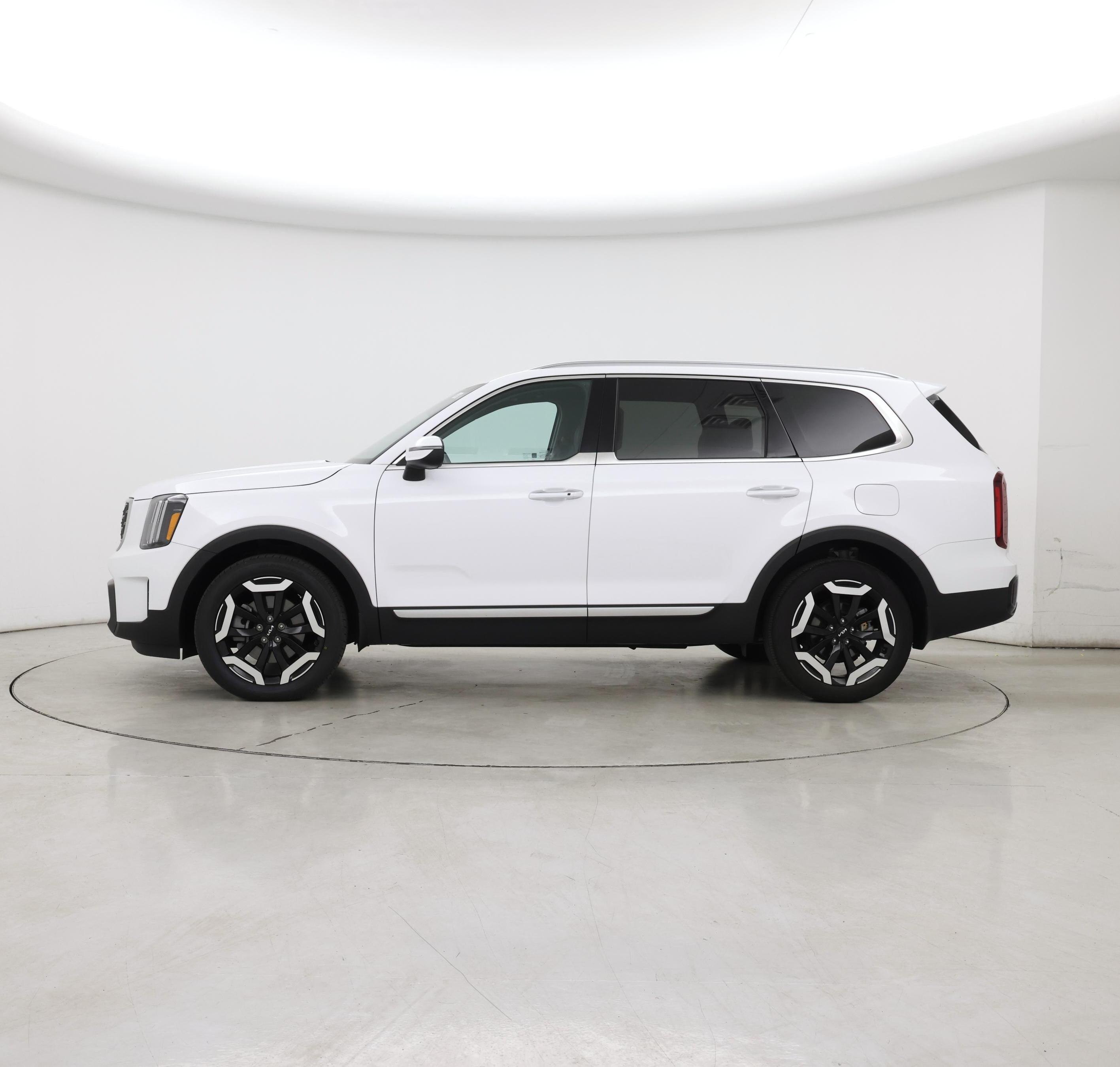 Thumbnail: 2023 Kia Telluride - 3