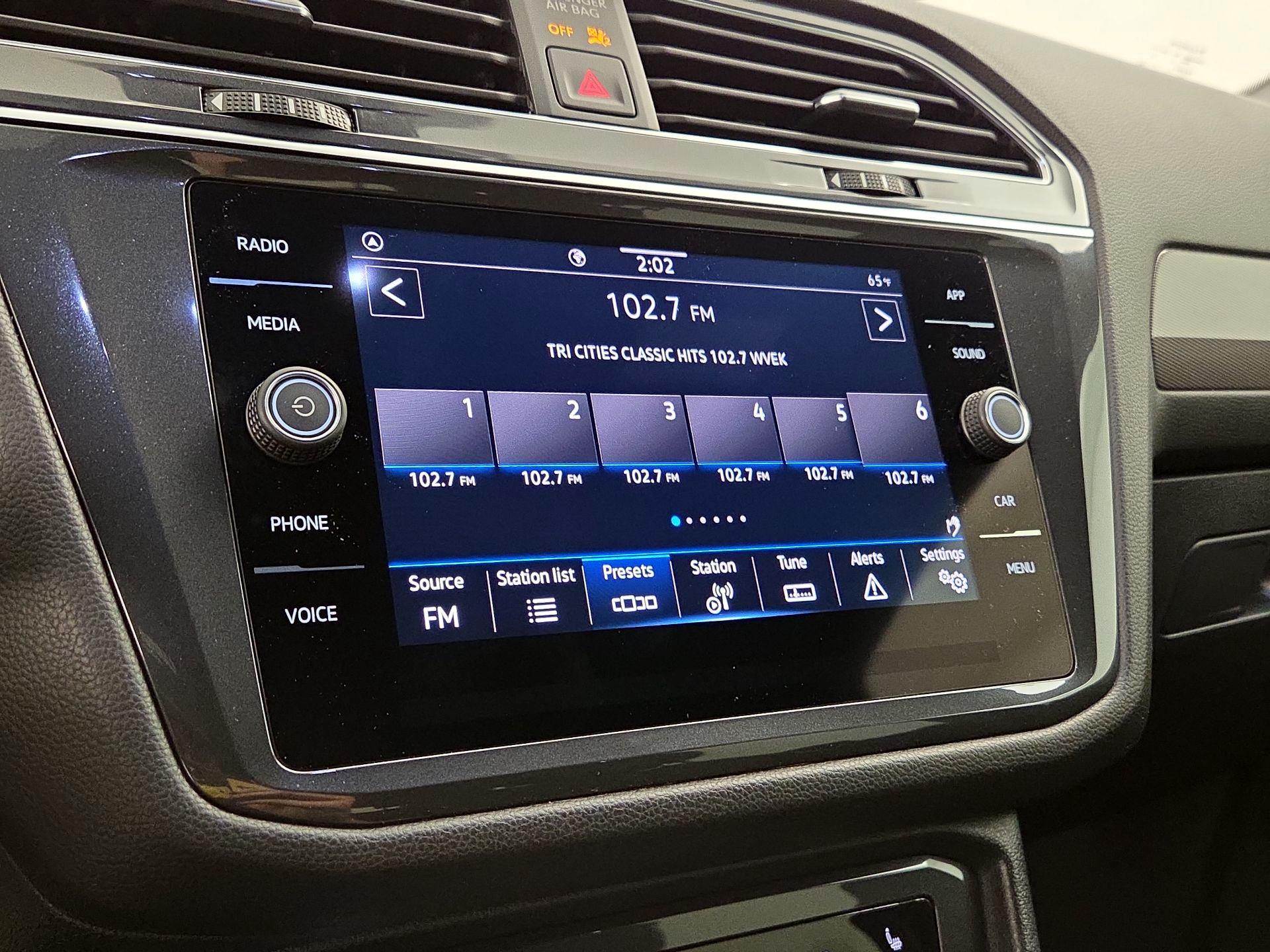 Thumbnail: 2023 Volkswagen Tiguan - 15