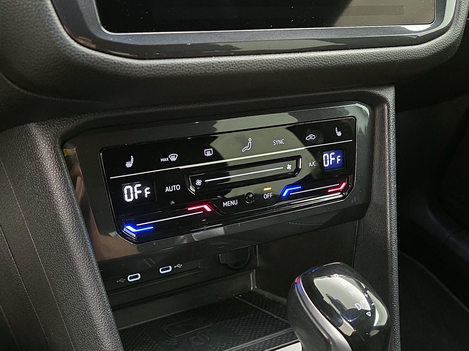 Thumbnail: 2023 Volkswagen Tiguan - 16