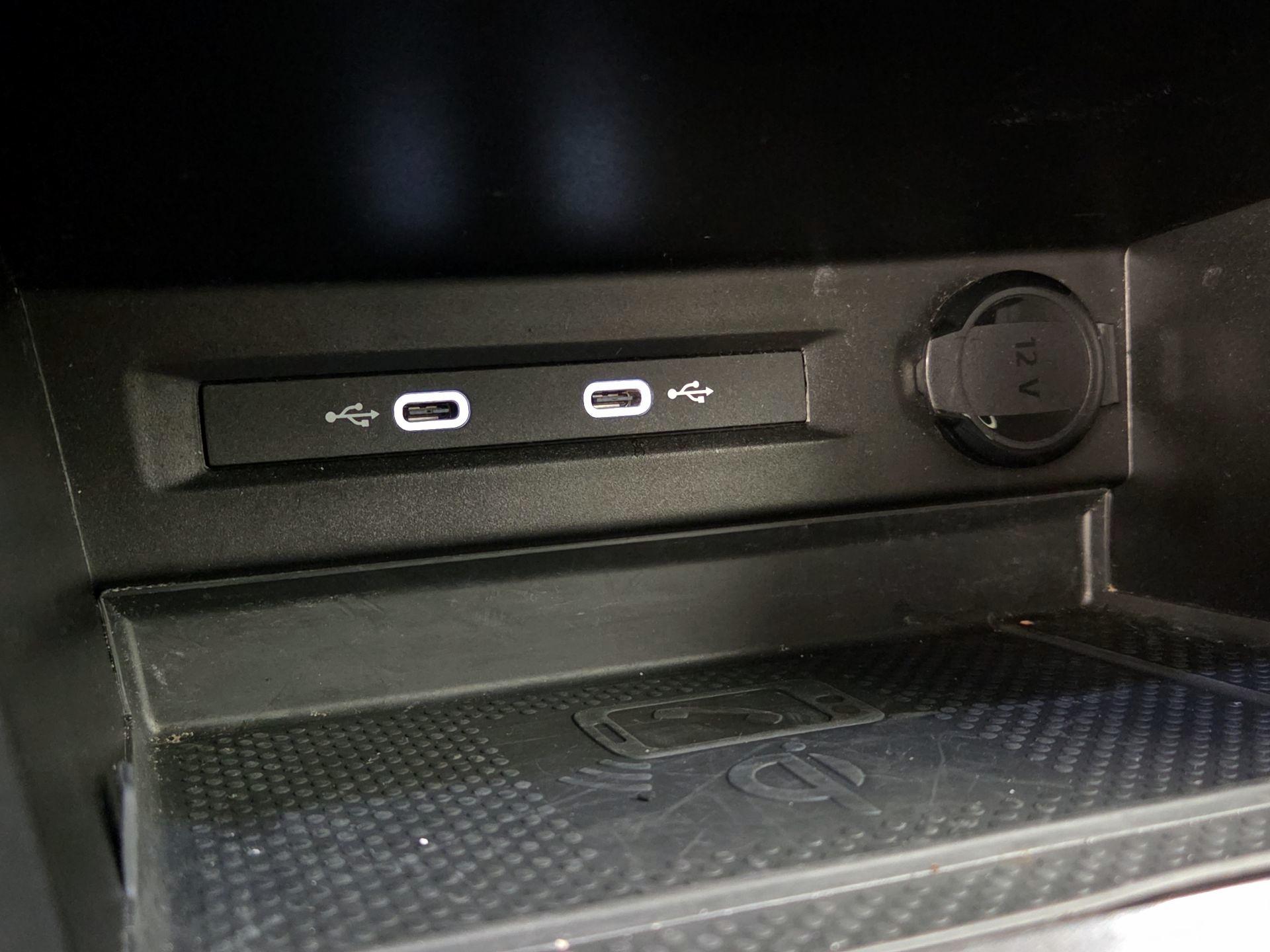 Thumbnail: 2023 Volkswagen Tiguan - 18