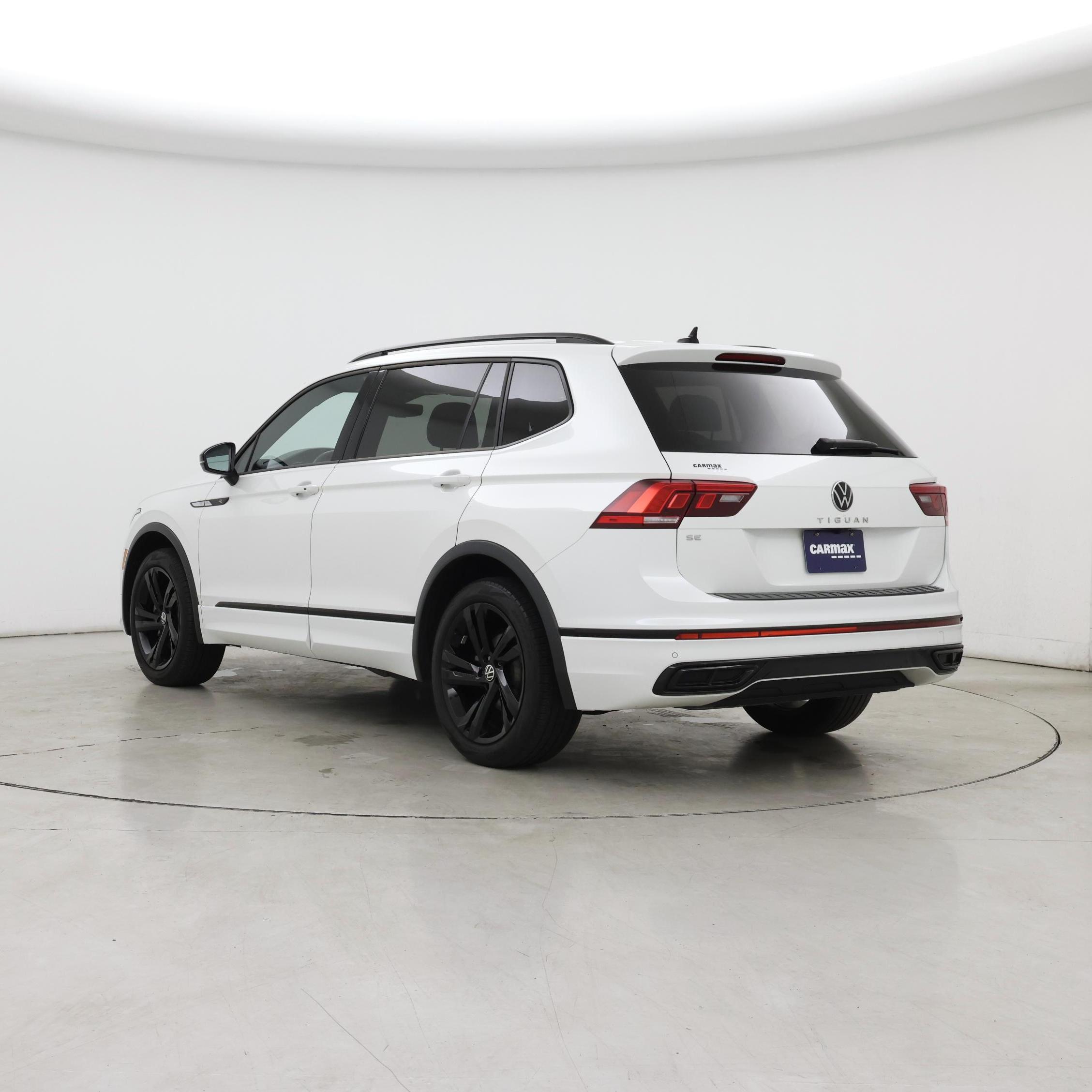 Thumbnail: 2023 Volkswagen Tiguan - 2