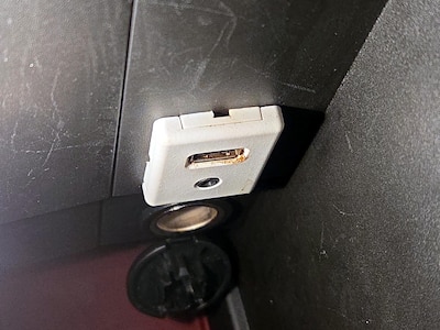 USB/AUX Ports