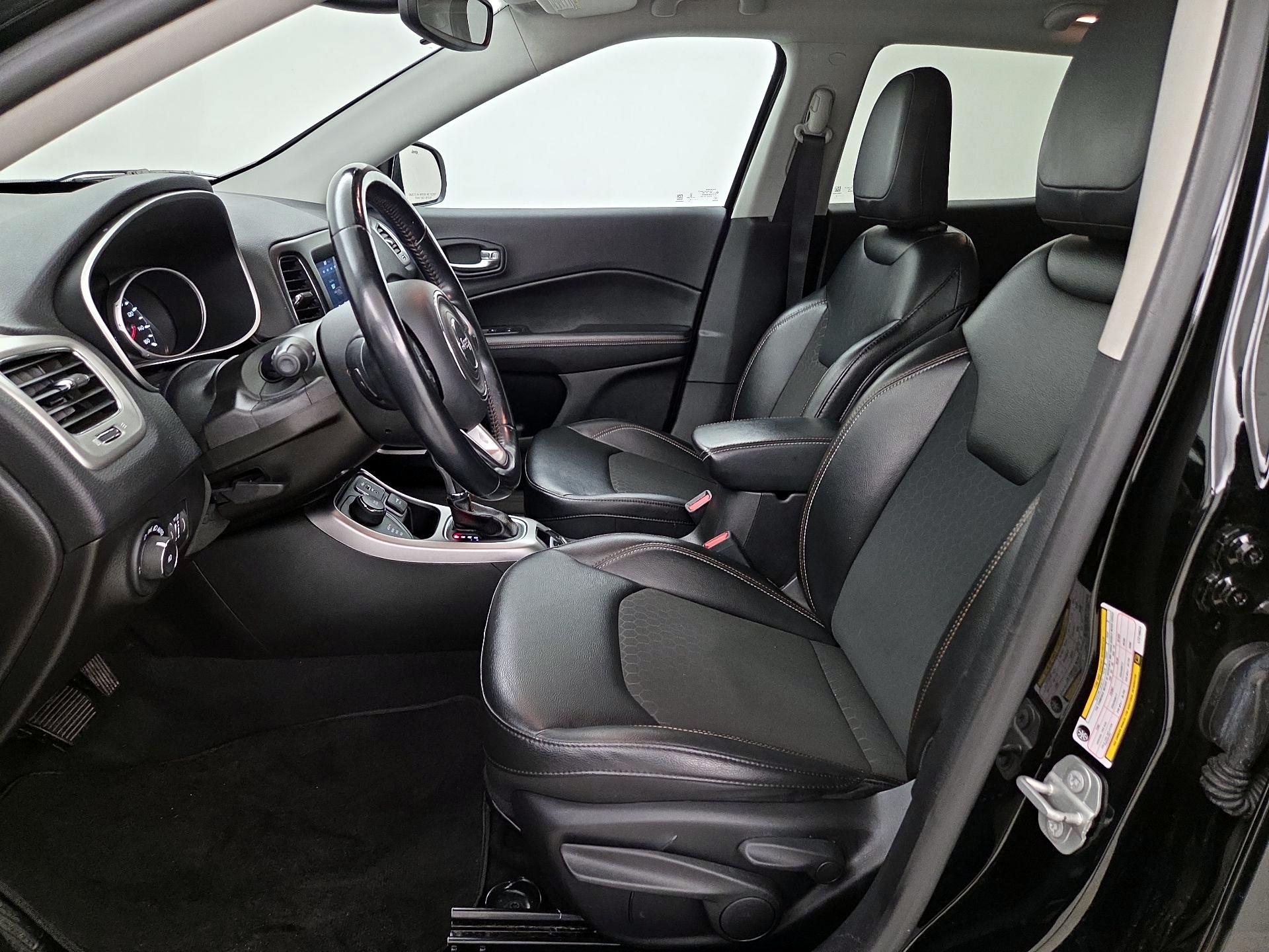 Thumbnail: 2020 Jeep Compass - 11