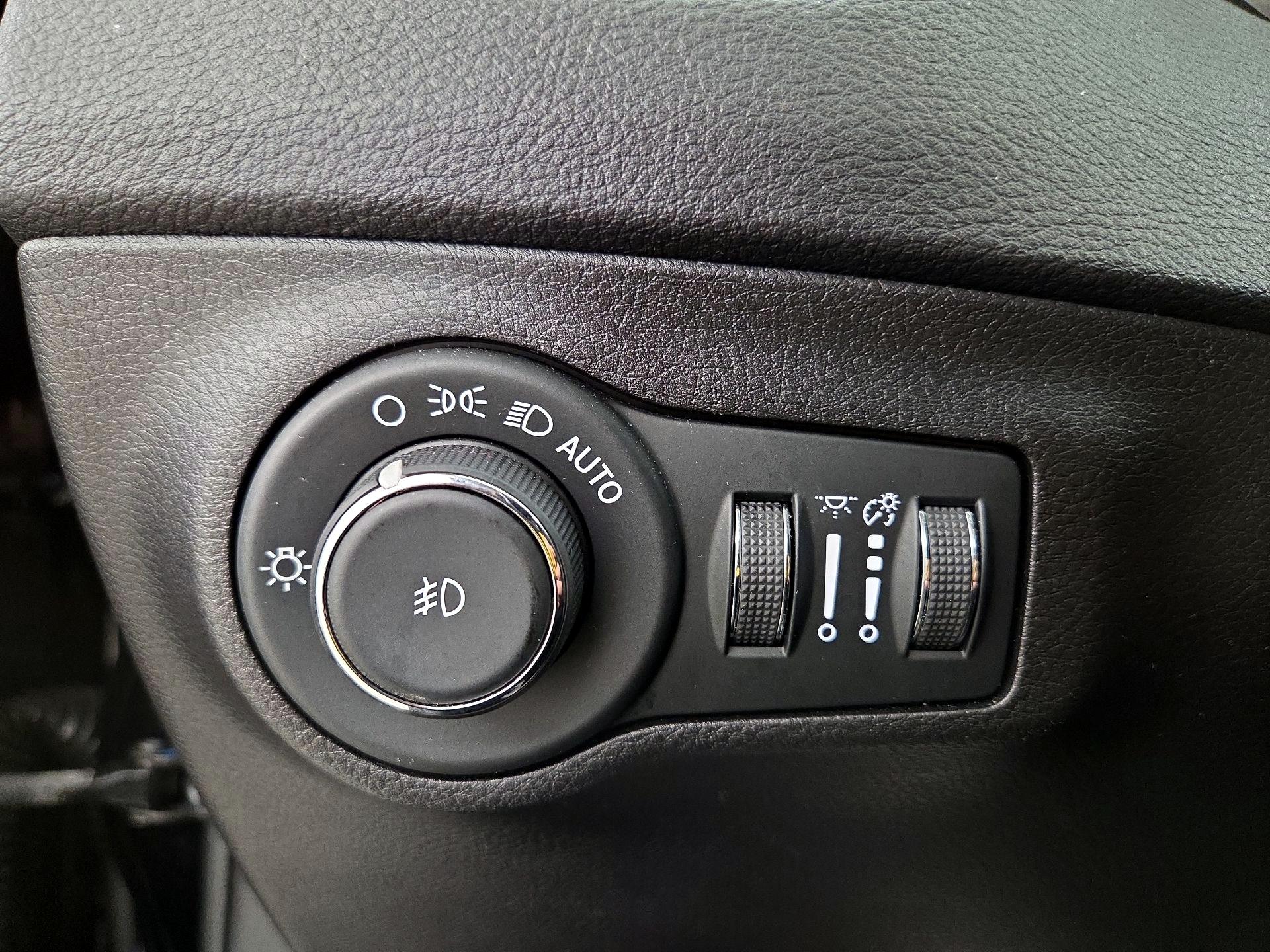 Thumbnail: 2020 Jeep Compass - 13