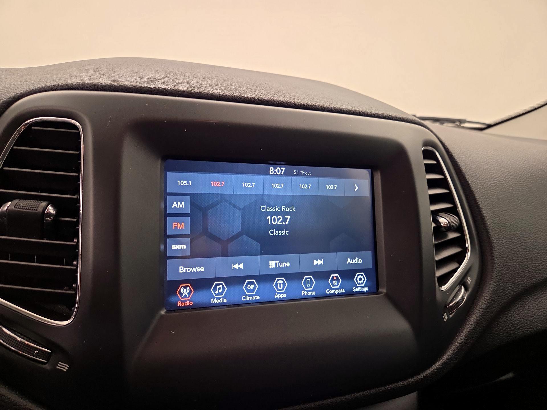 Thumbnail: 2020 Jeep Compass - 15