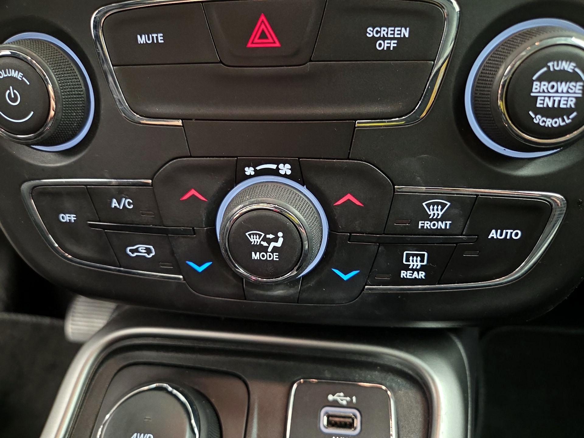 Thumbnail: 2020 Jeep Compass - 16