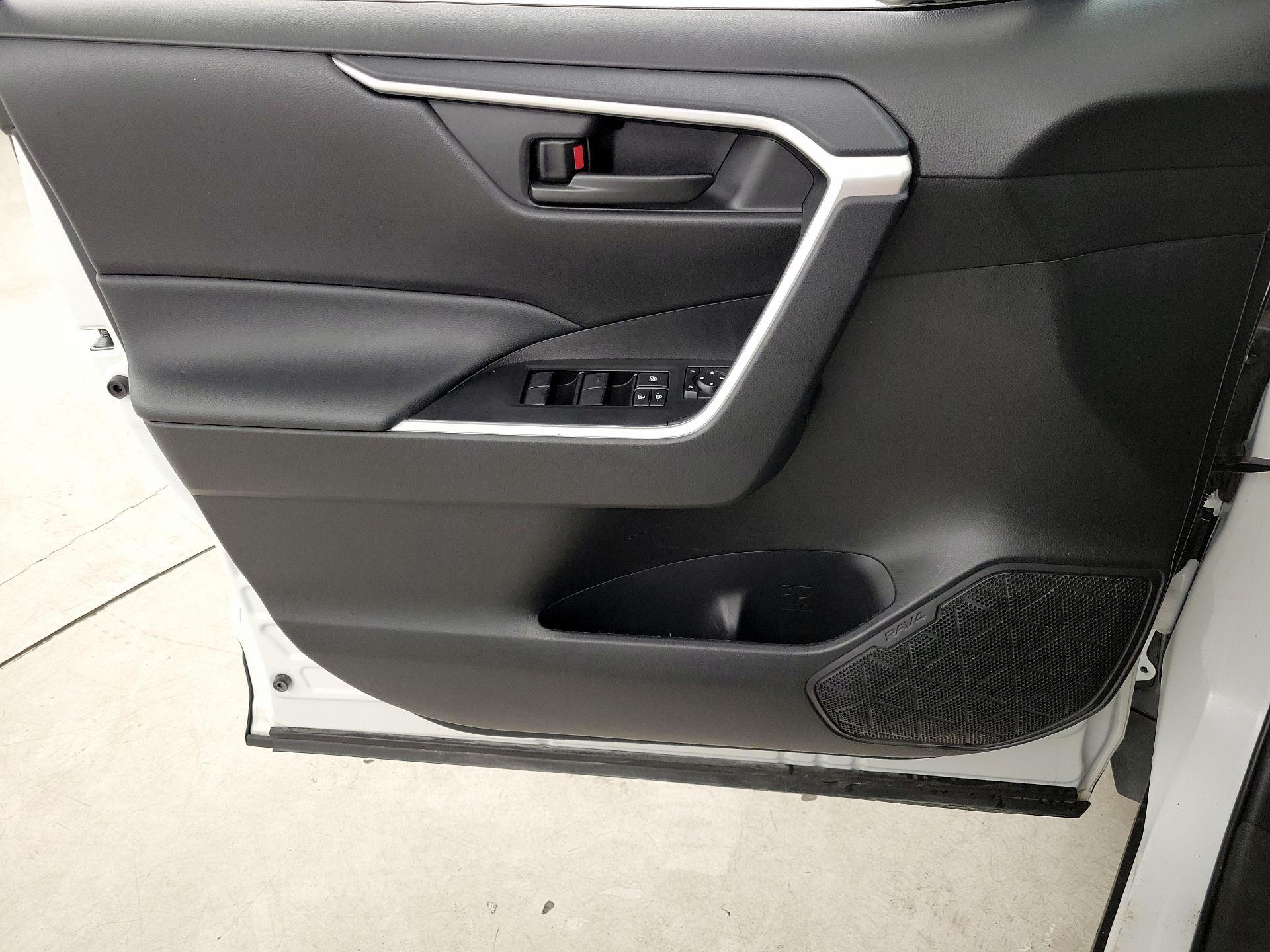 Thumbnail: 2024 Toyota RAV4 - 12