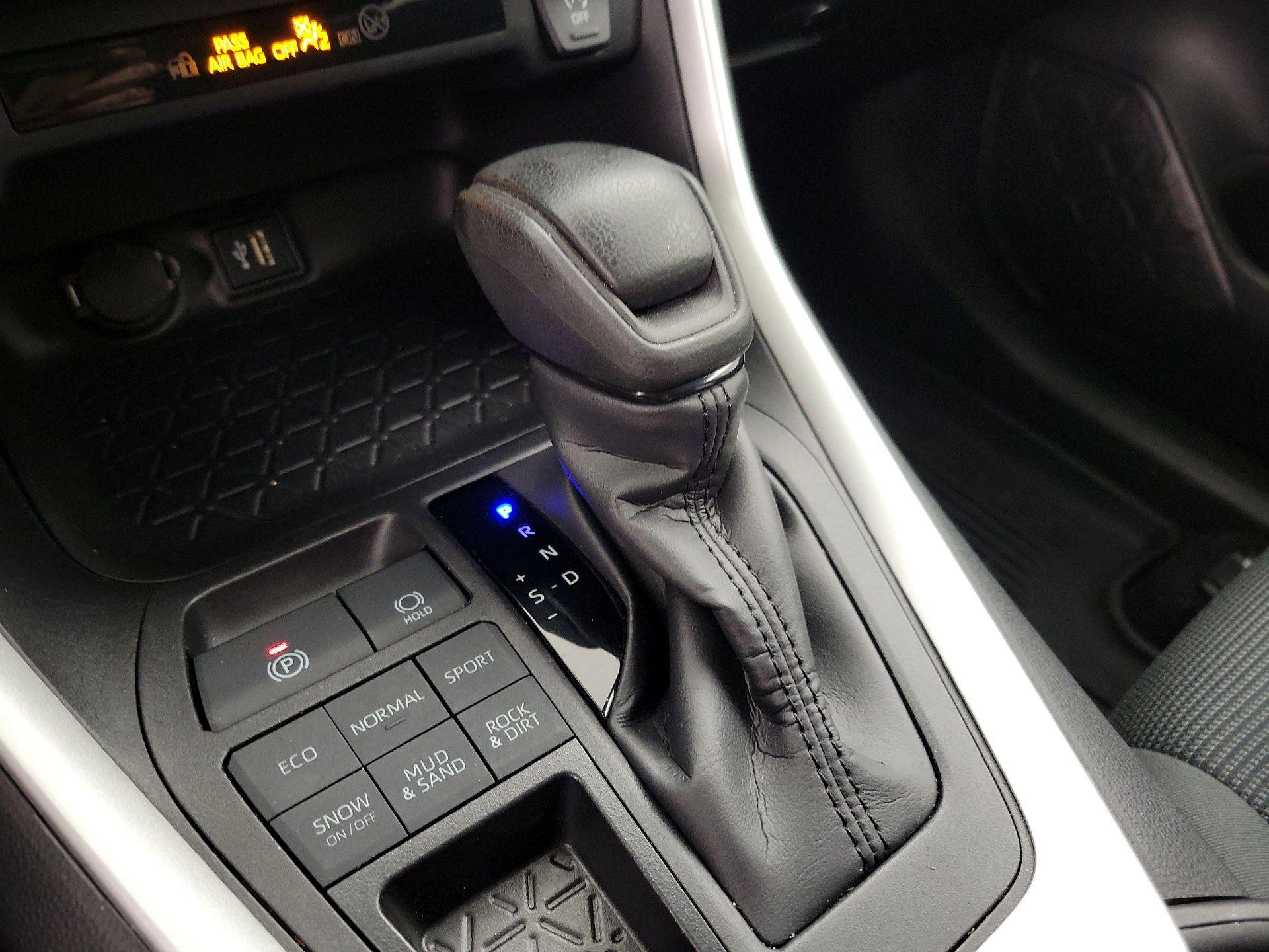 Thumbnail: 2024 Toyota RAV4 - 17