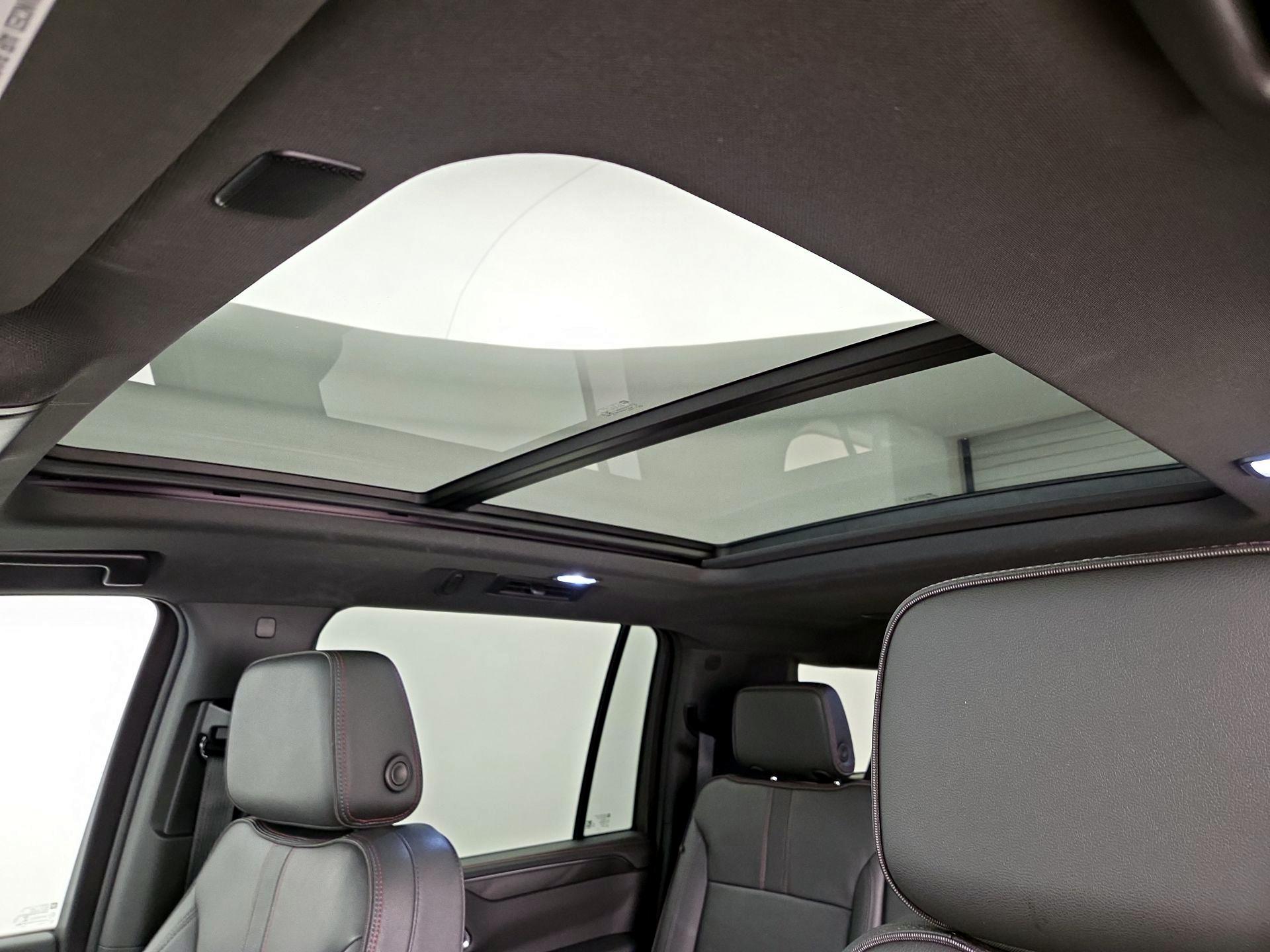 Thumbnail: 2023 Chevrolet Suburban - 20