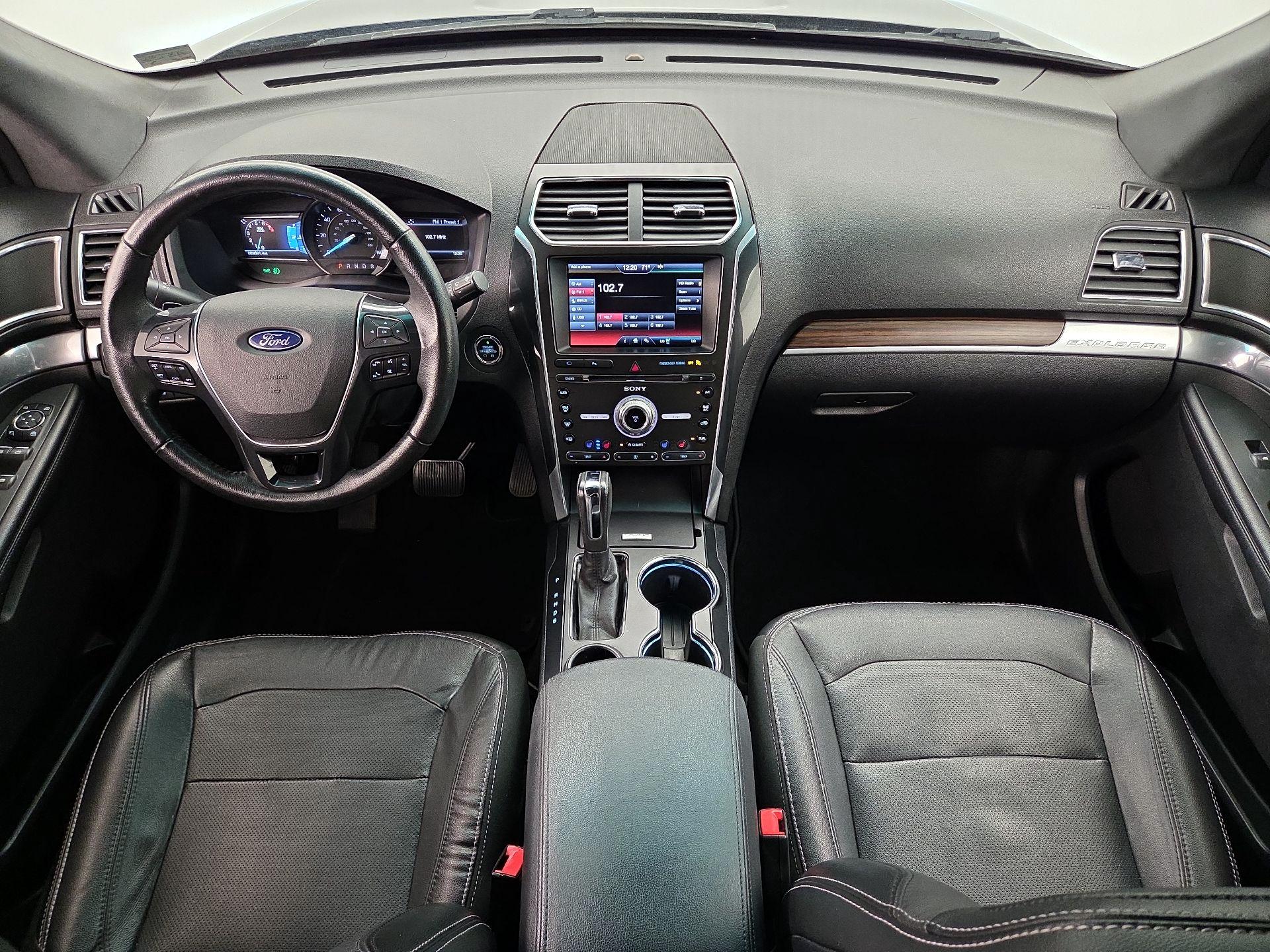 Thumbnail: 2016 Ford Explorer - 9