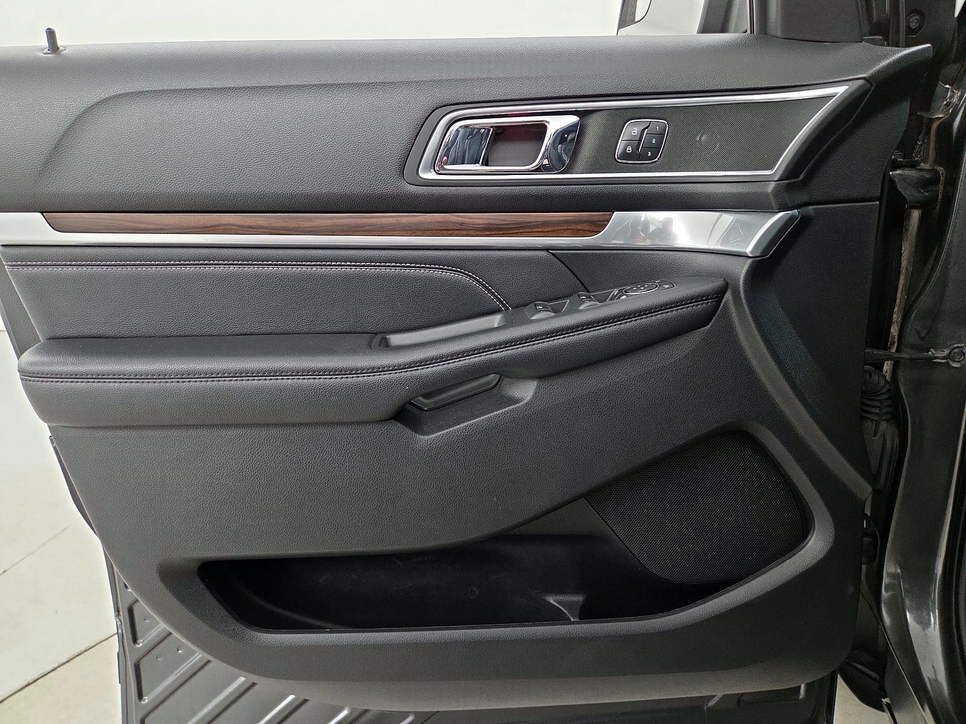 Thumbnail: 2016 Ford Explorer - 12