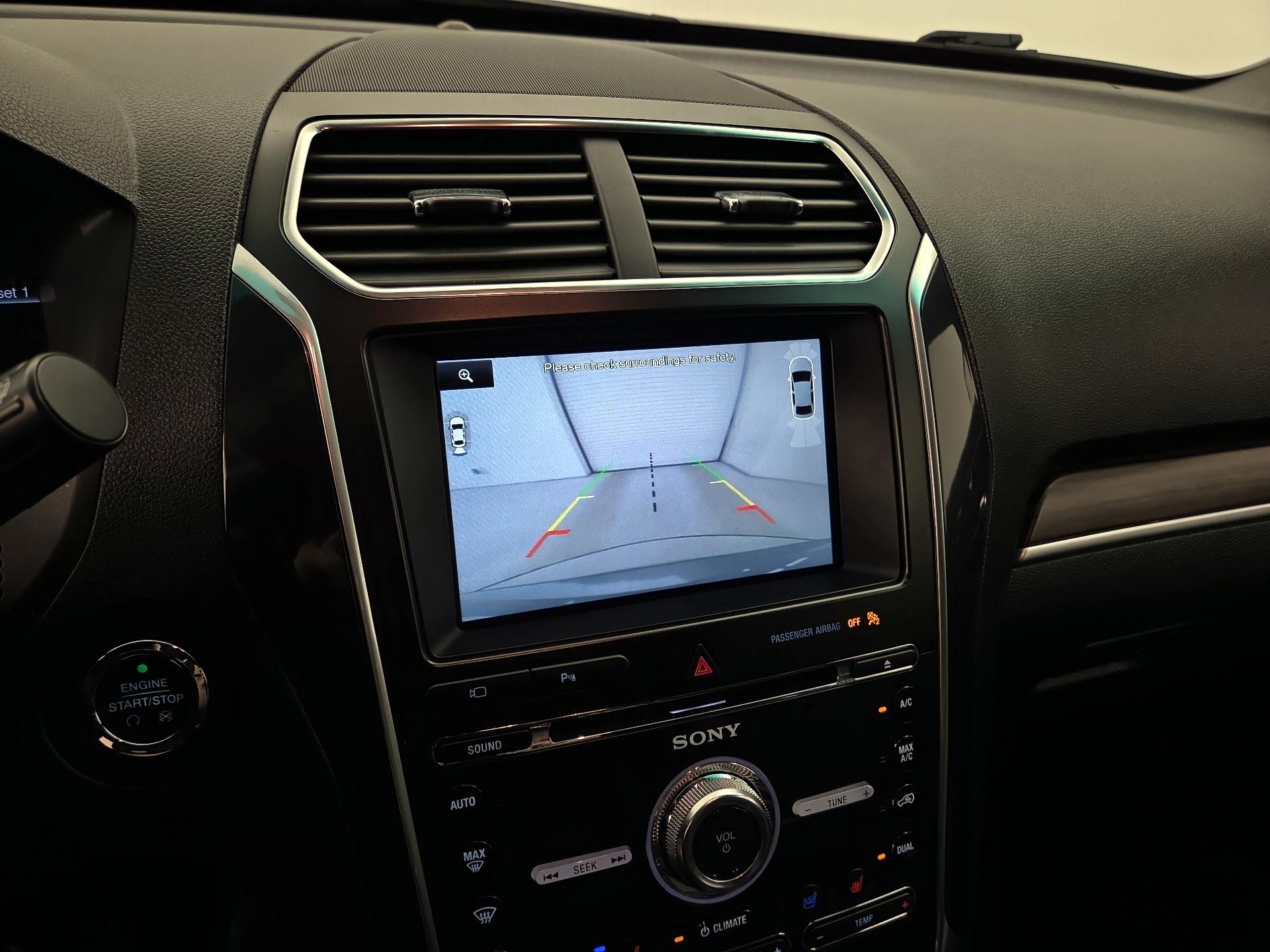 Thumbnail: 2016 Ford Explorer - 14