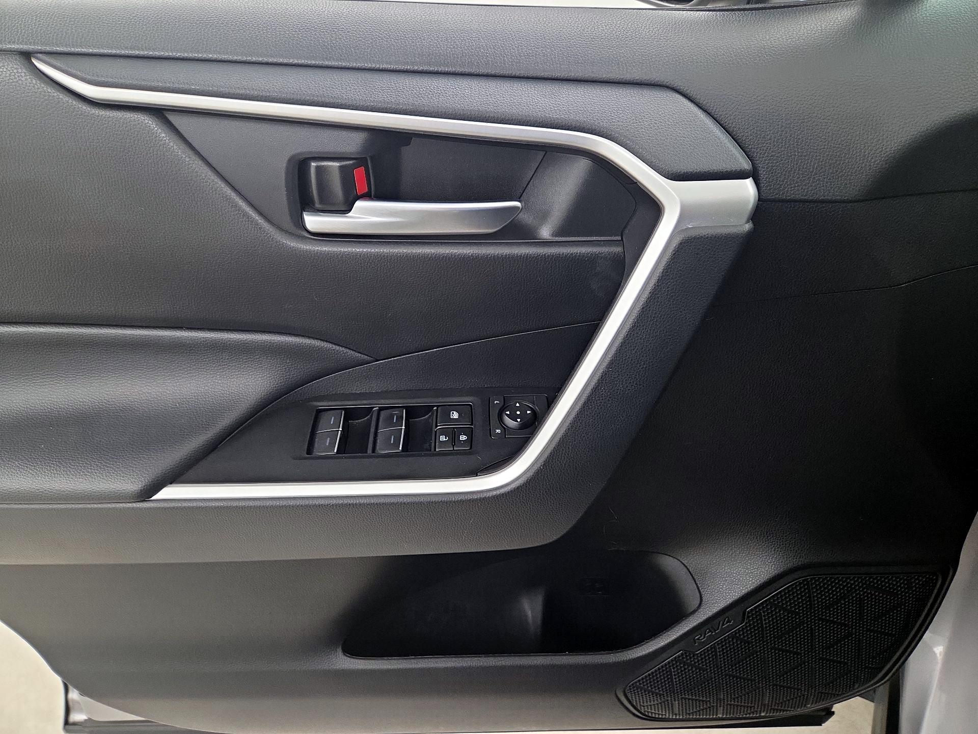 Thumbnail: 2024 Toyota RAV4 - 12