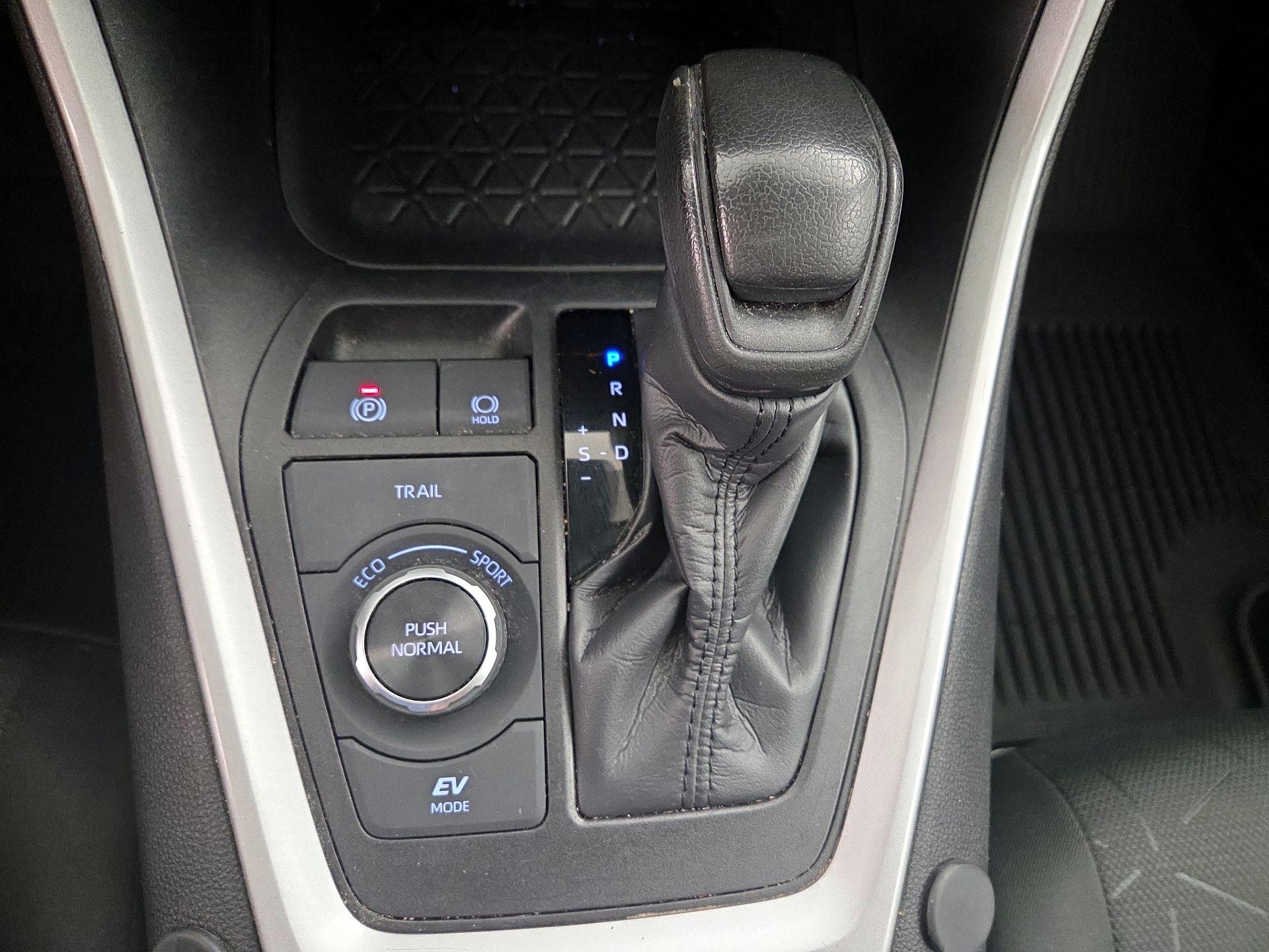 Thumbnail: 2024 Toyota RAV4 - 17