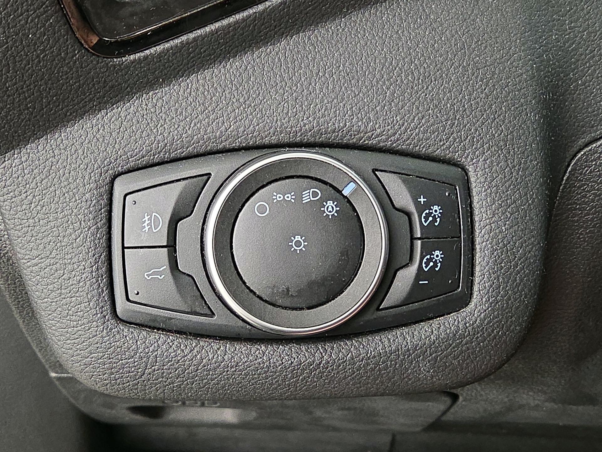 Thumbnail: 2017 Ford Escape - 13