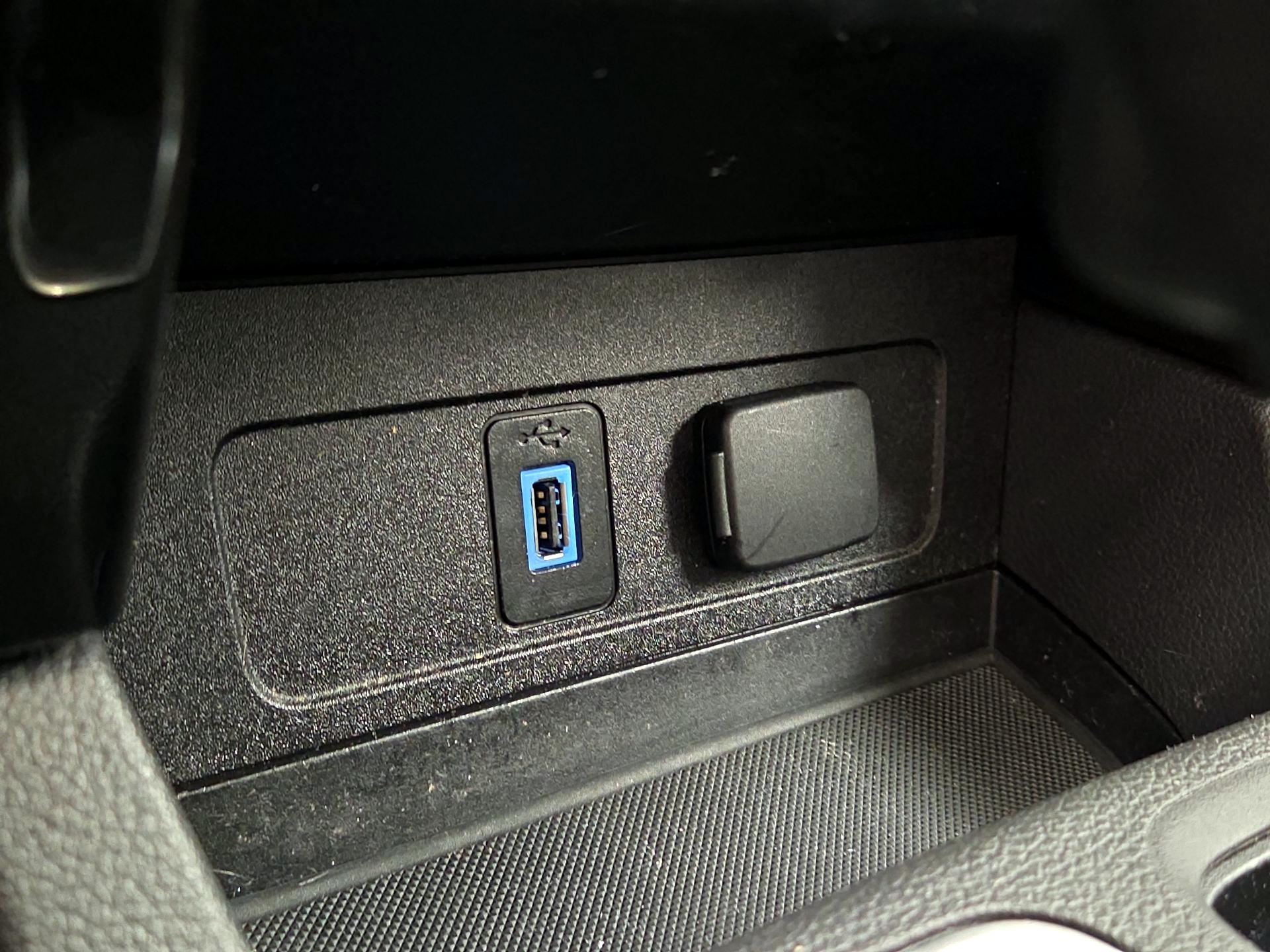 Thumbnail: 2017 Ford Escape - 19