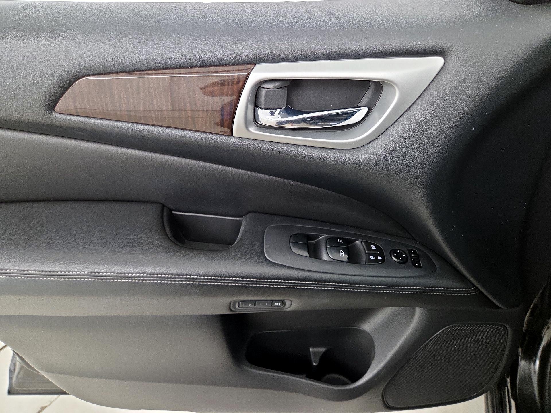 Thumbnail: 2015 Nissan Pathfinder - 12