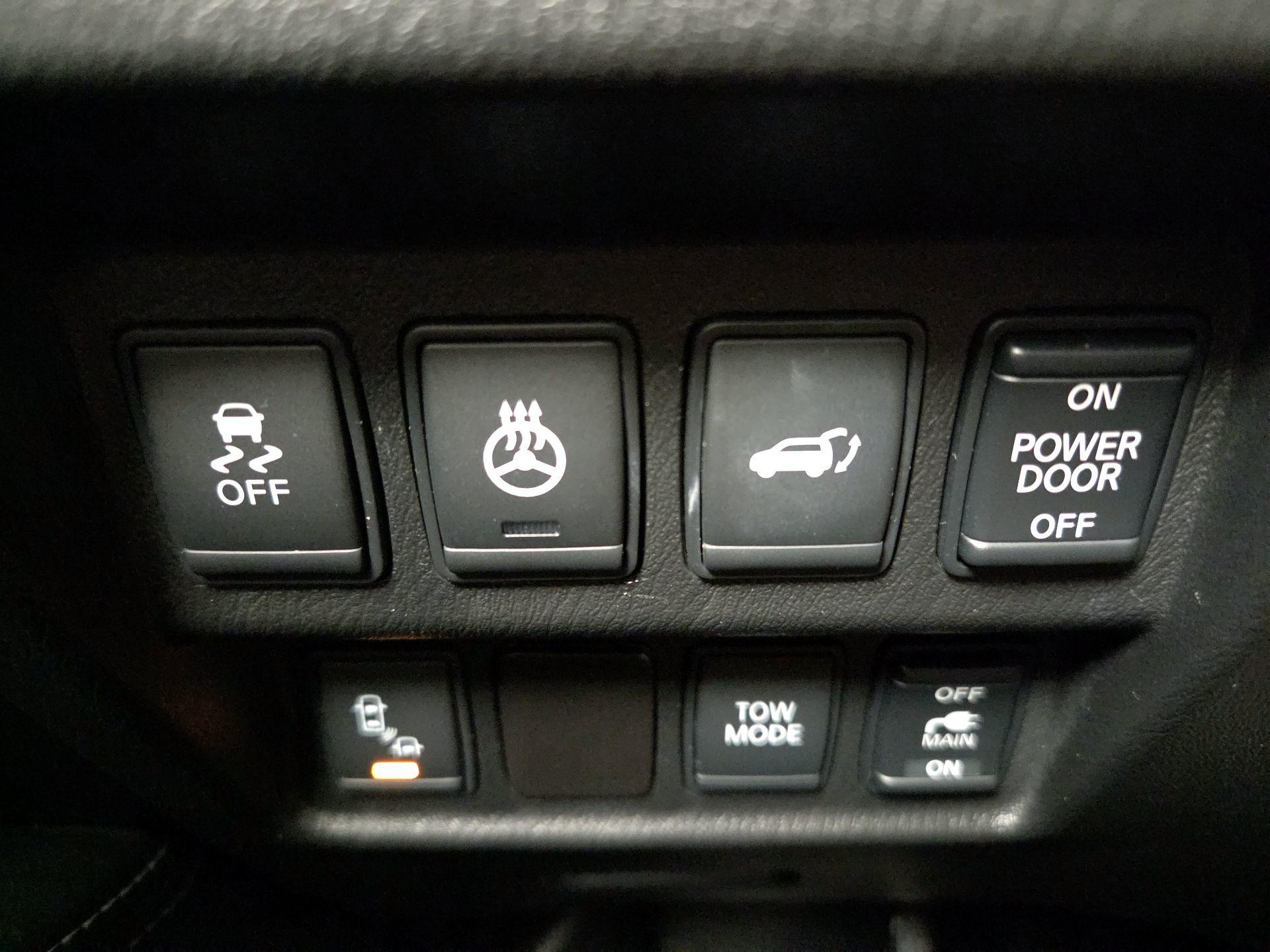 Thumbnail: 2015 Nissan Pathfinder - 13