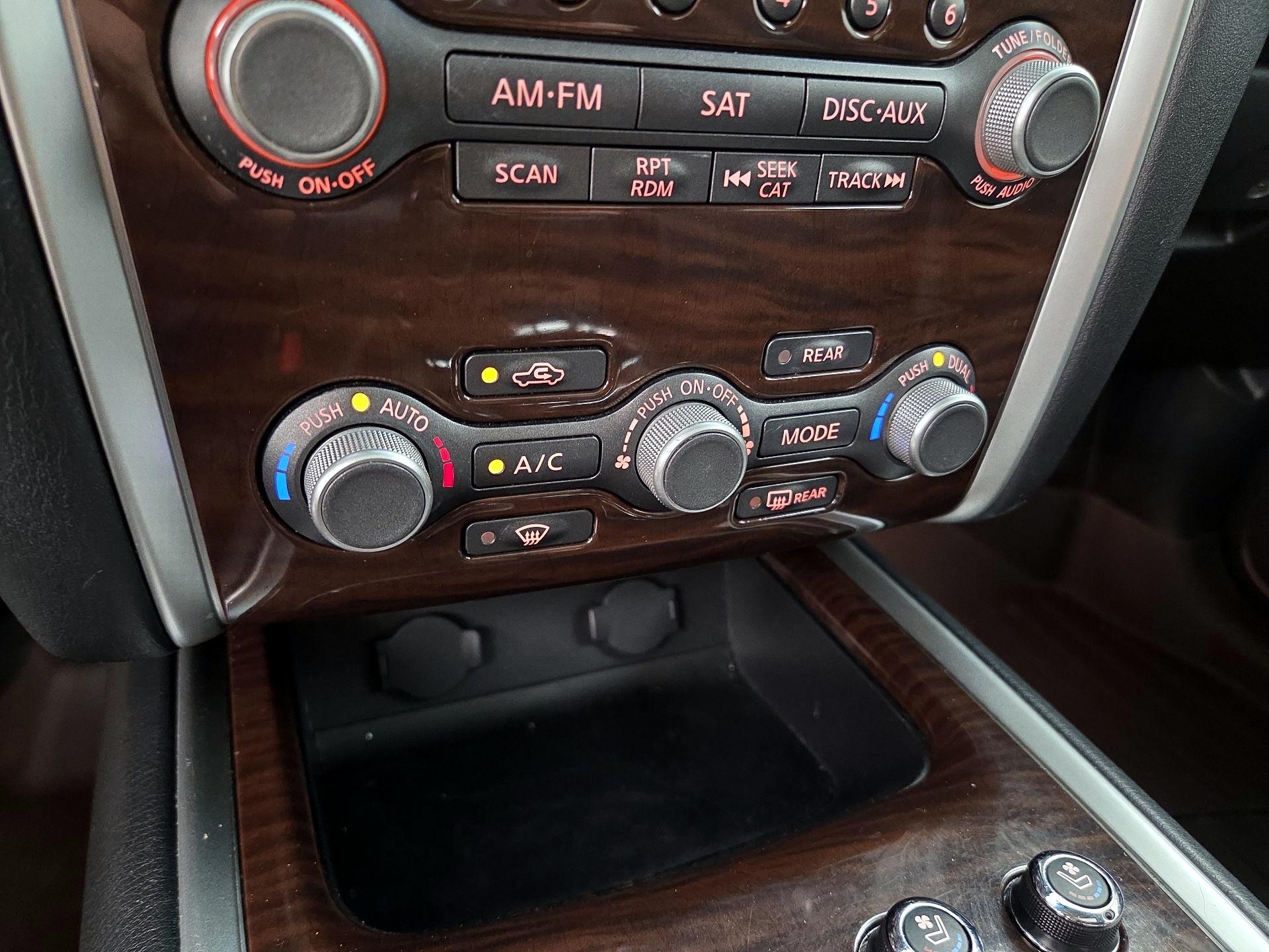 Thumbnail: 2015 Nissan Pathfinder - 17