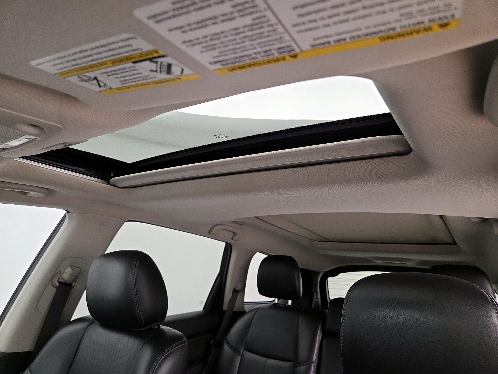 Thumbnail: 2015 Nissan Pathfinder - 20
