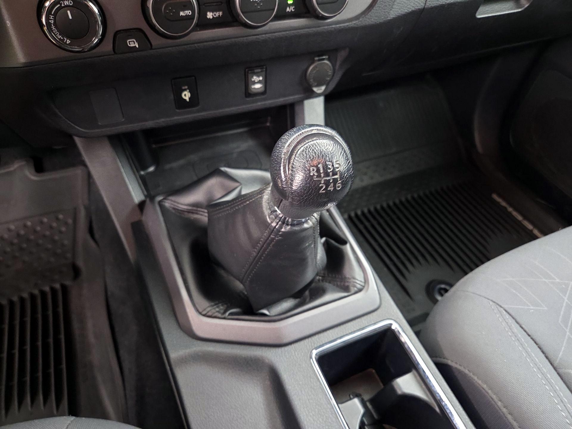 Thumbnail: 2019 Toyota Tacoma - 17